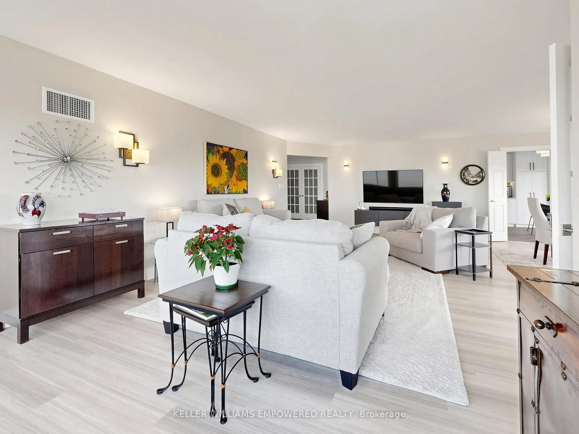 Photo 6 of Unit 614, 610 Bullock Drive, Markham, Markville — HOMEH