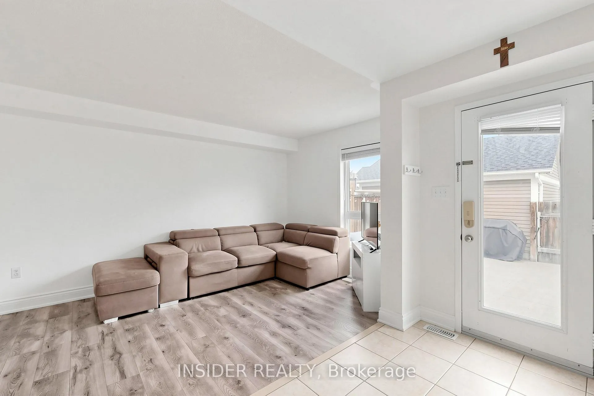 Photo 7 of 7 Croxall Boulevard, Whitby, Brooklin — HOMEH