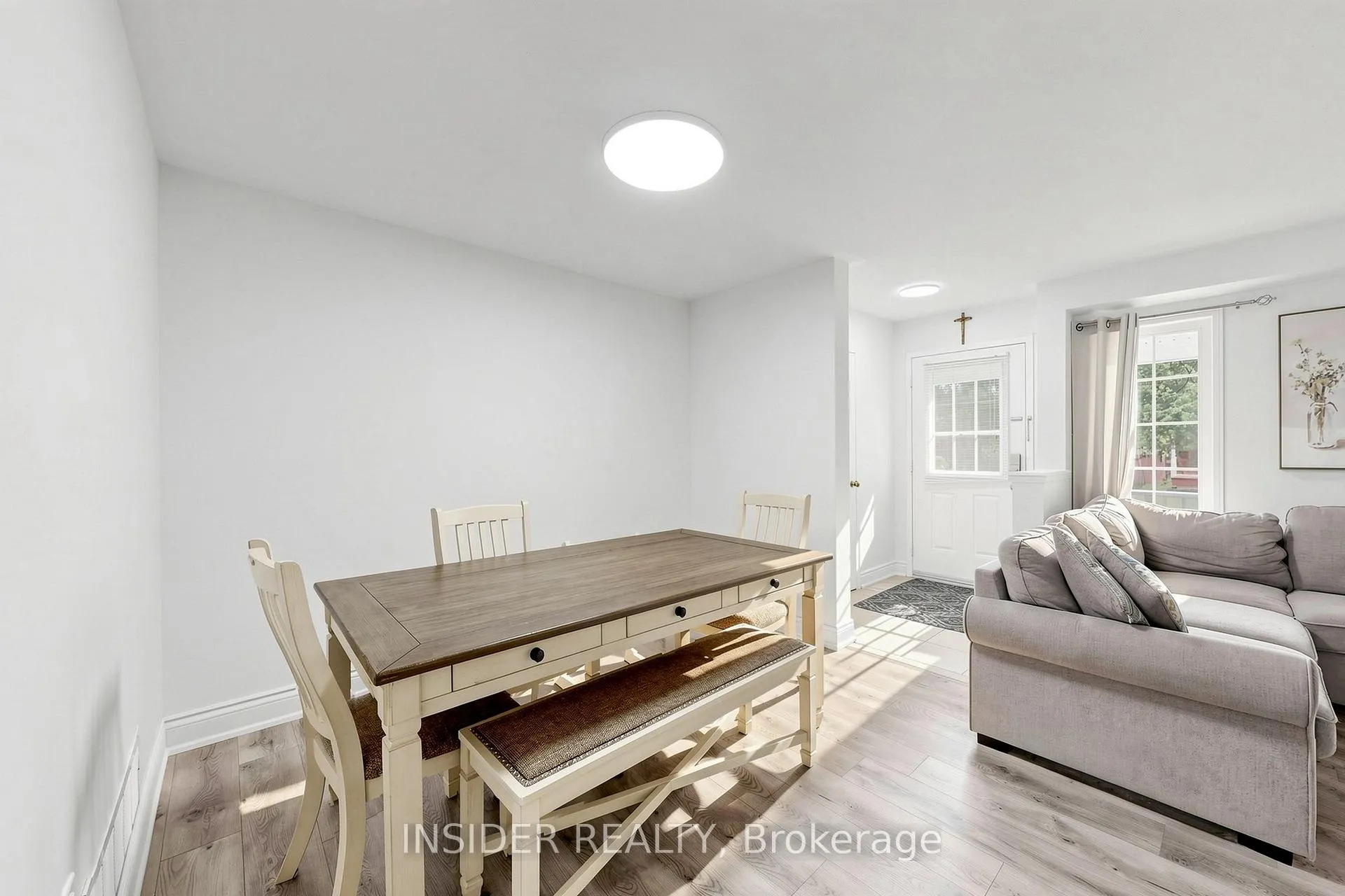Photo 11 of 7 Croxall Boulevard, Whitby, Brooklin — HOMEH