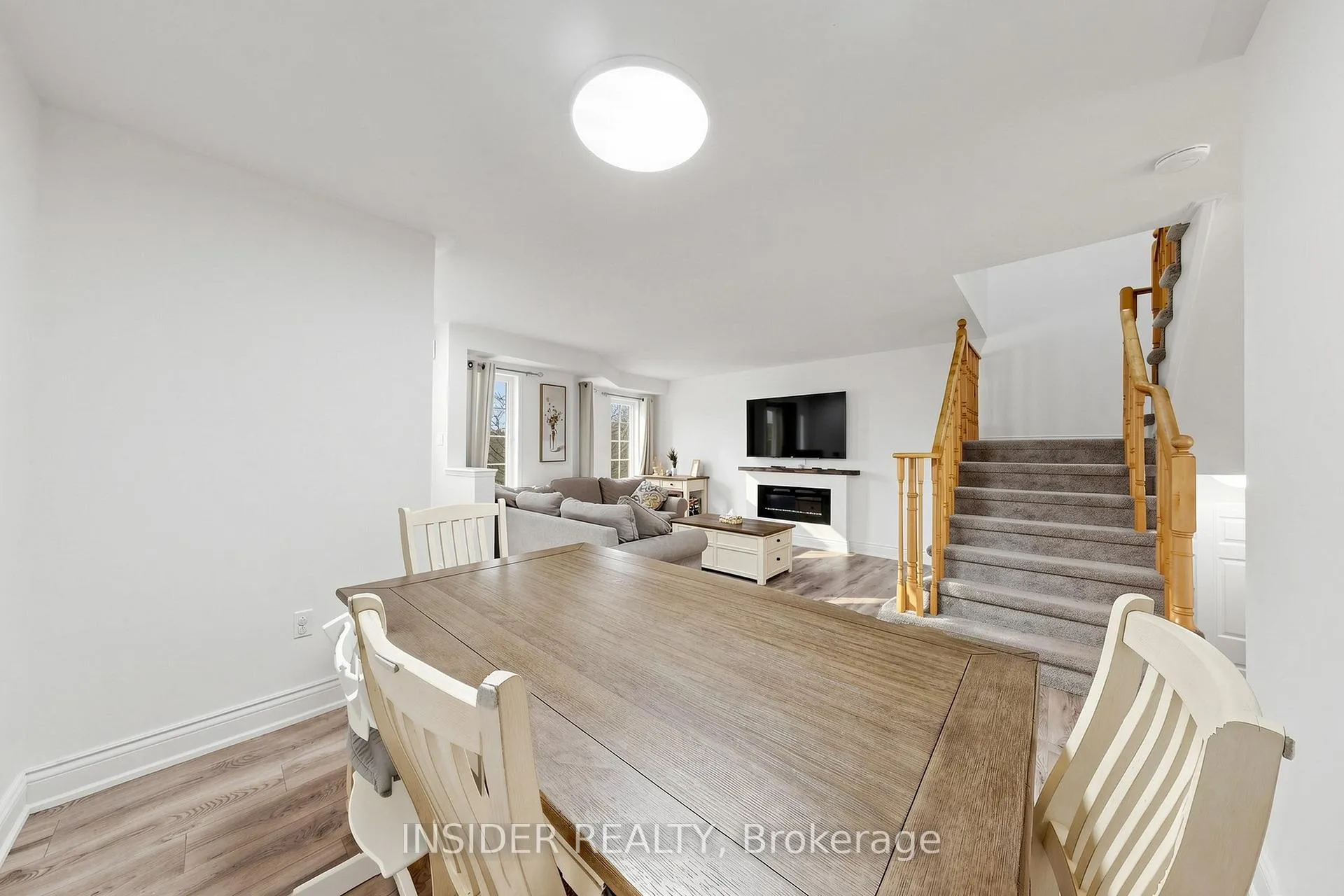 Photo 12 of 7 Croxall Boulevard, Whitby, Brooklin — HOMEH