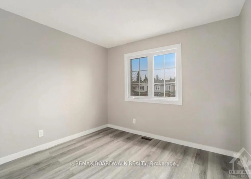 Photo 18 of 563 Latour Crescent, Ottawa, Fallingbrook/Gardenway South — HOMEH