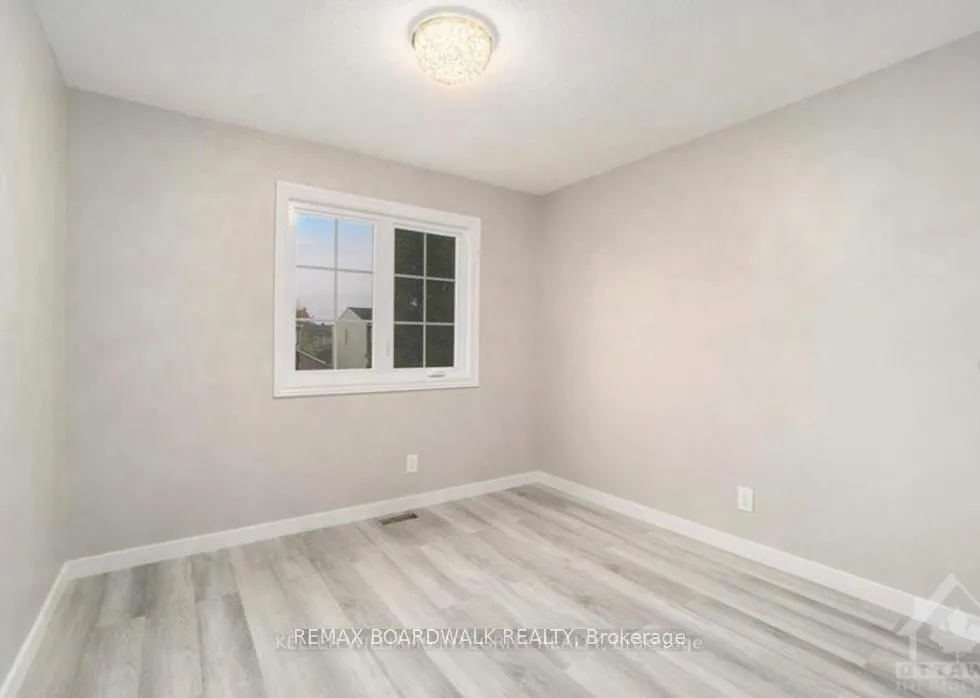 Photo 20 of 563 Latour Crescent, Ottawa, Fallingbrook/Gardenway South — HOMEH