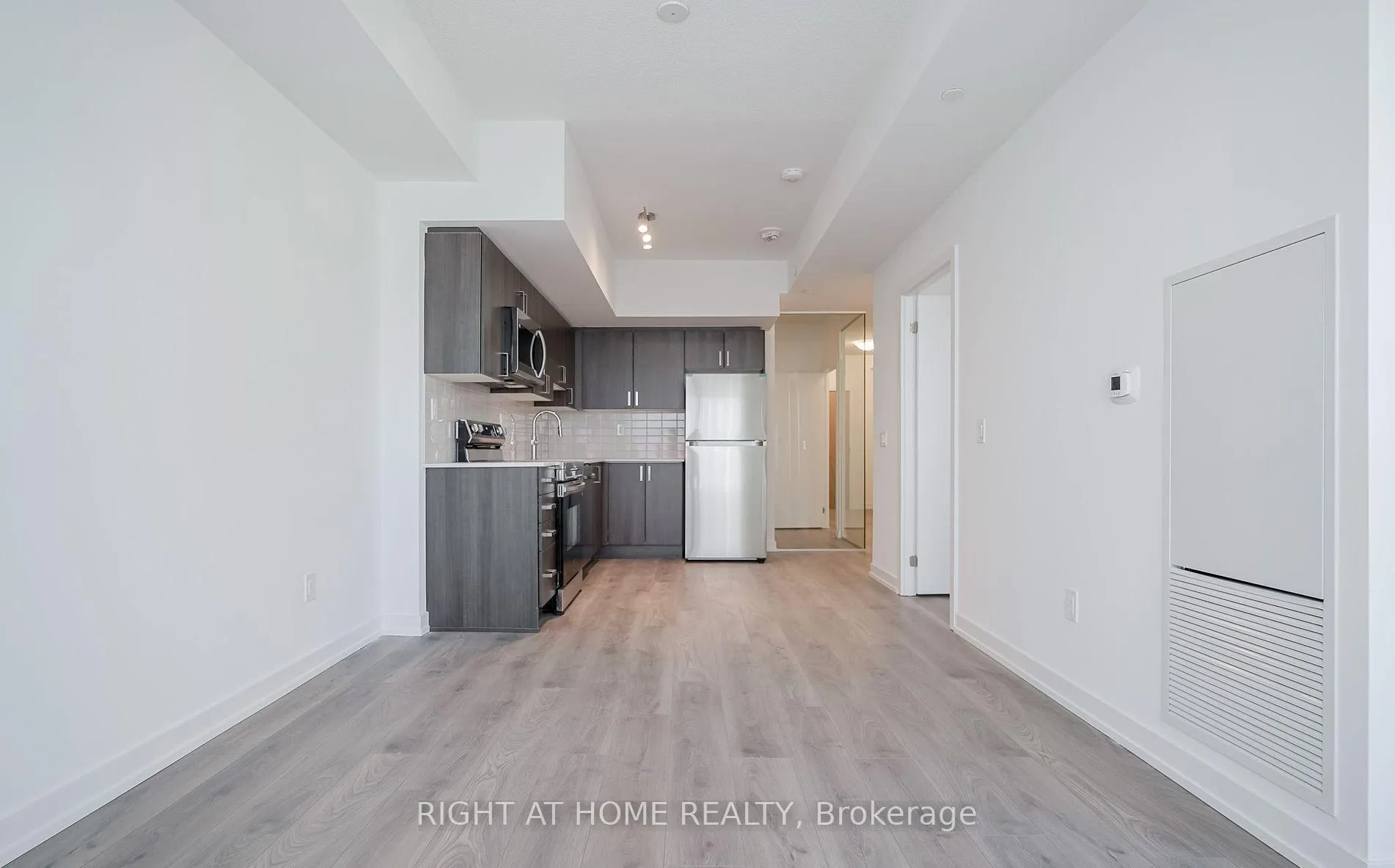 Photo 4 of Unit 2803, 1435 Celebration Drive, Pickering, Bay Ridges — HOMEH