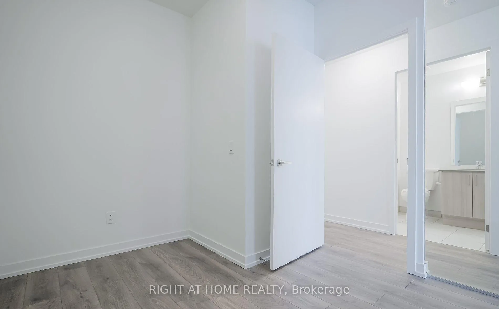 Photo 8 of Unit 2803, 1435 Celebration Drive, Pickering, Bay Ridges — HOMEH