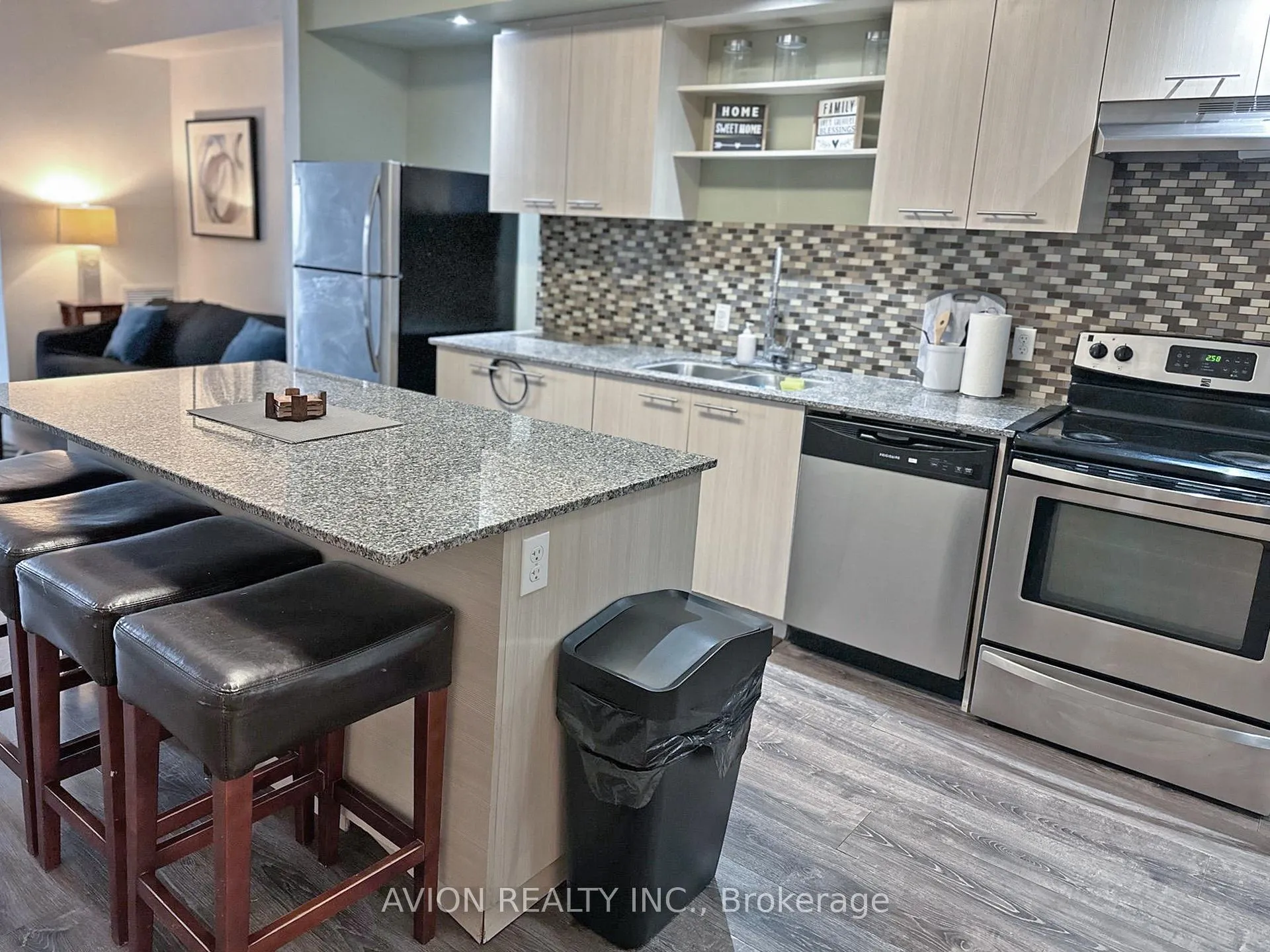 Photo 9 of Unit 806, 8 Hickory Street W, Waterloo, Beechwood/University — HOMEH