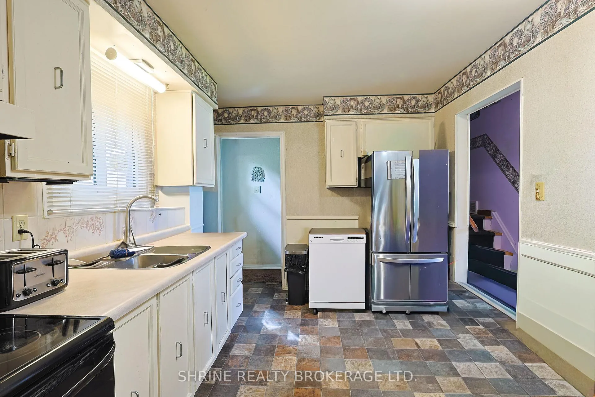 Photo 9 of 43 Stirling Crescent, St. Thomas — HOMEH