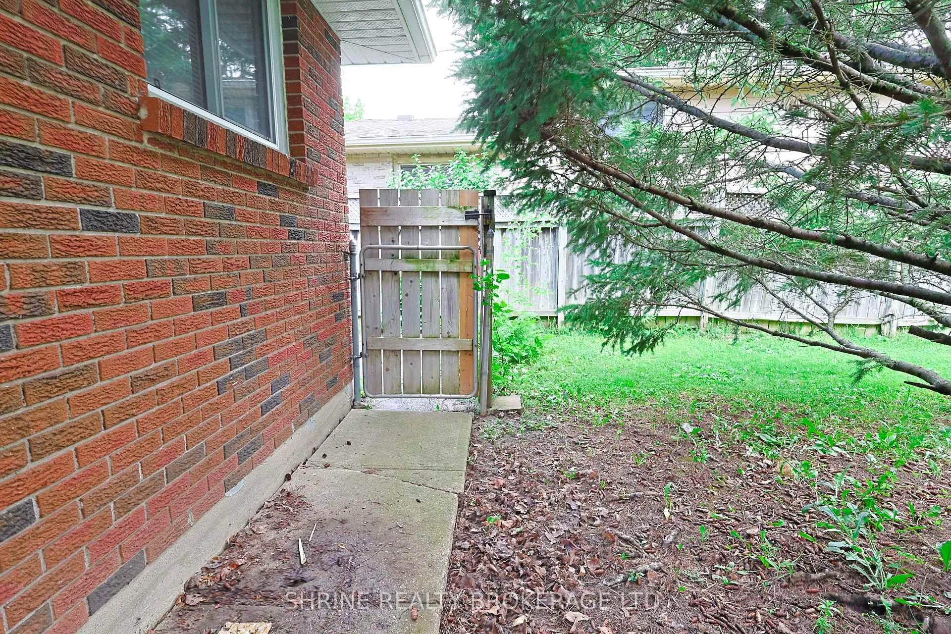 Photo 31 of 43 Stirling Crescent, St. Thomas — HOMEH