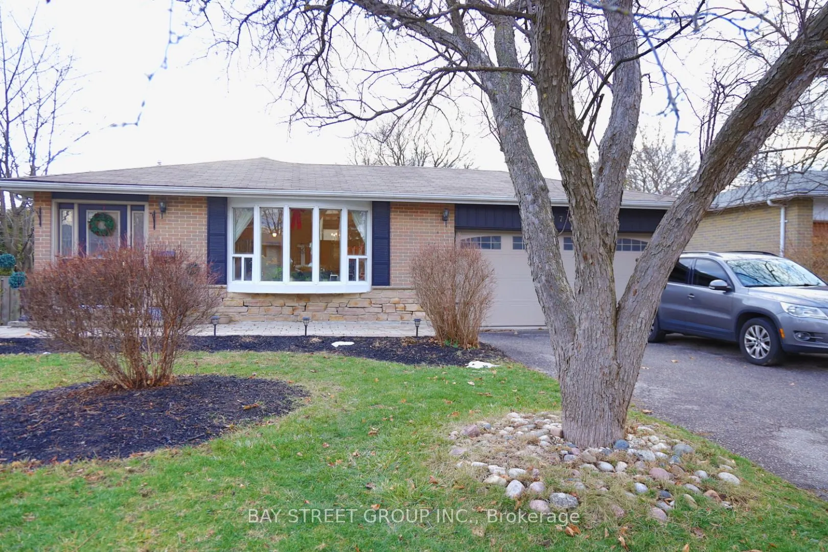 Photo 1 of 27 Stornoway Crescent, Markham, Royal Orchard — HOMEH