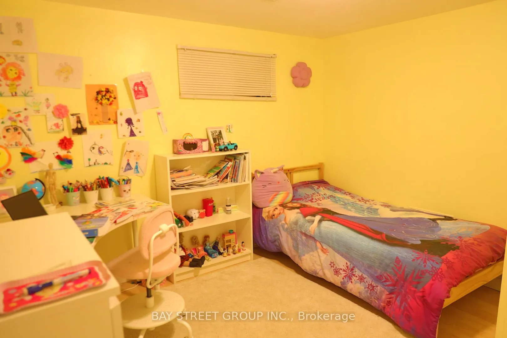 Photo 12 of 27 Stornoway Crescent, Markham, Royal Orchard — HOMEH