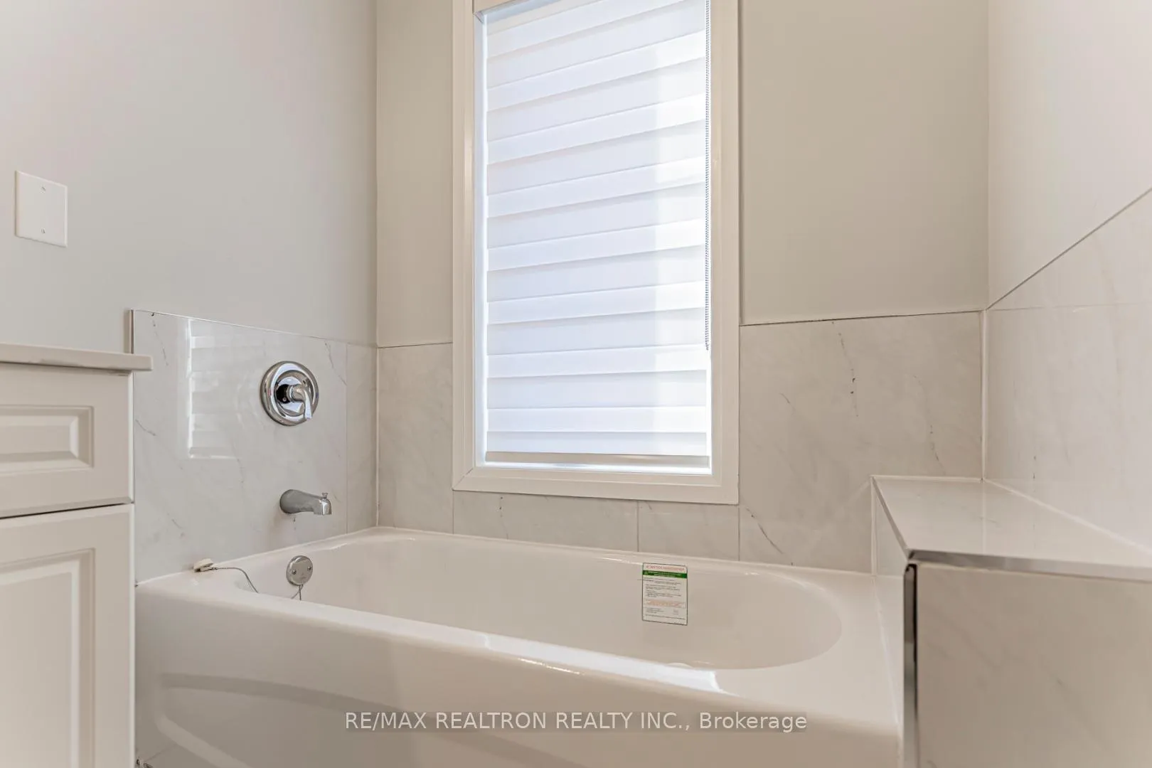Photo 31 of Unit 18, 260 Eagle Street, Newmarket, Central Newmarket — HOMEH