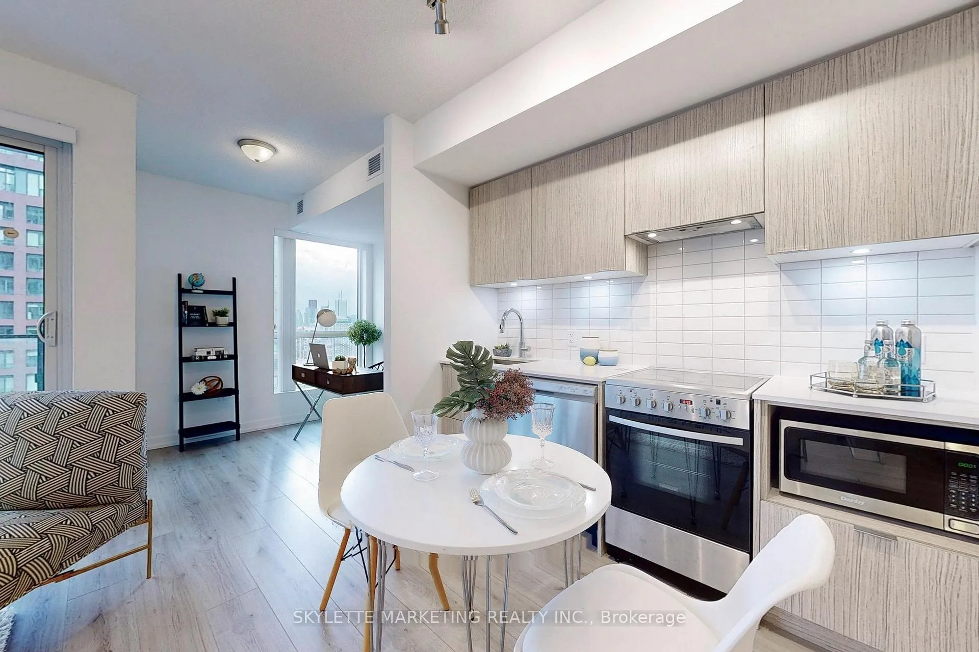 Photo 9 of Unit 3201, 395 Bloor Street E, Toronto, North St. James Town — HOMEH