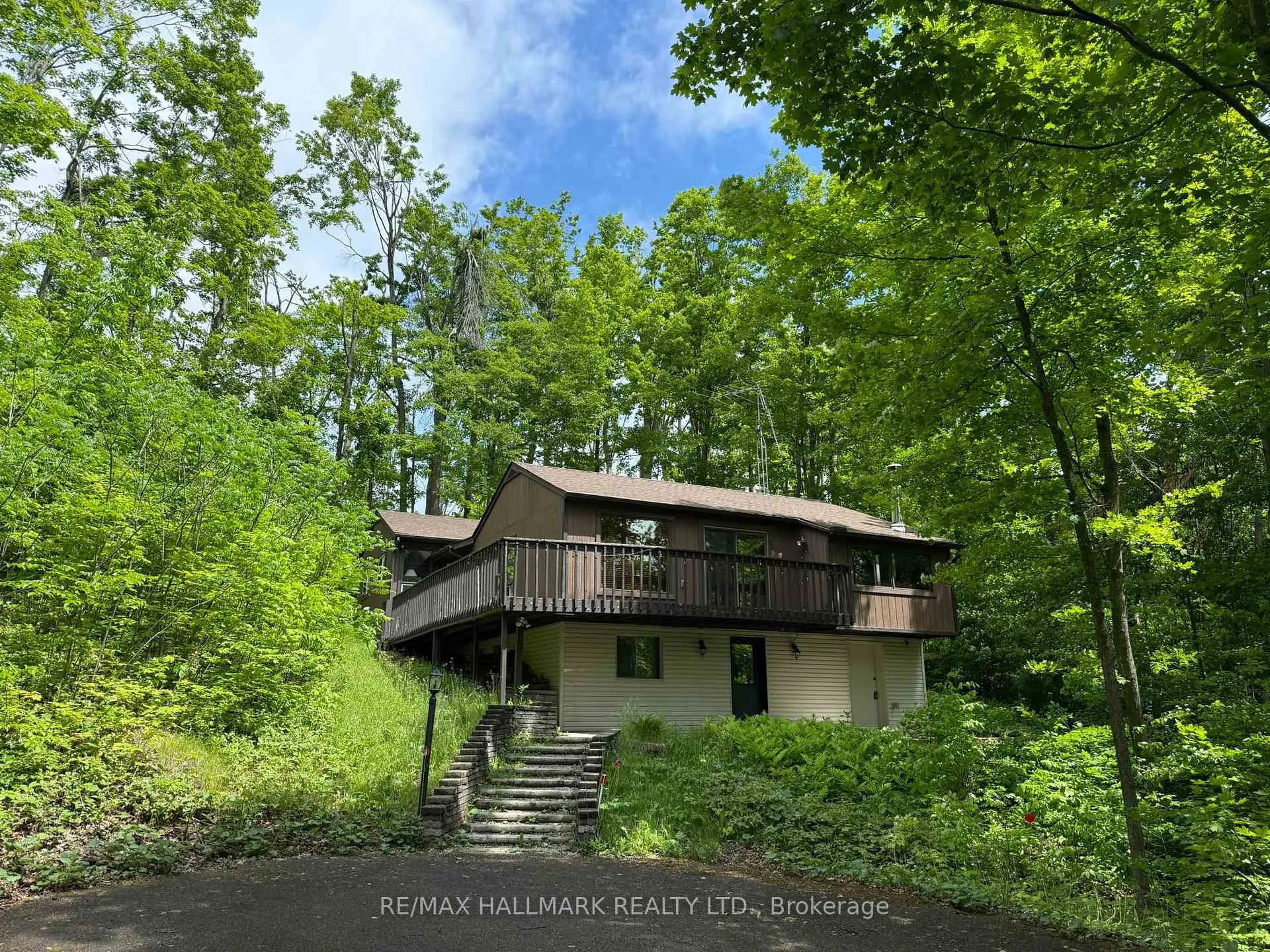 Photo 1 of 33 Huron Woods Drive, Oro-Medonte, Rural Oro-Medonte — HOMEH