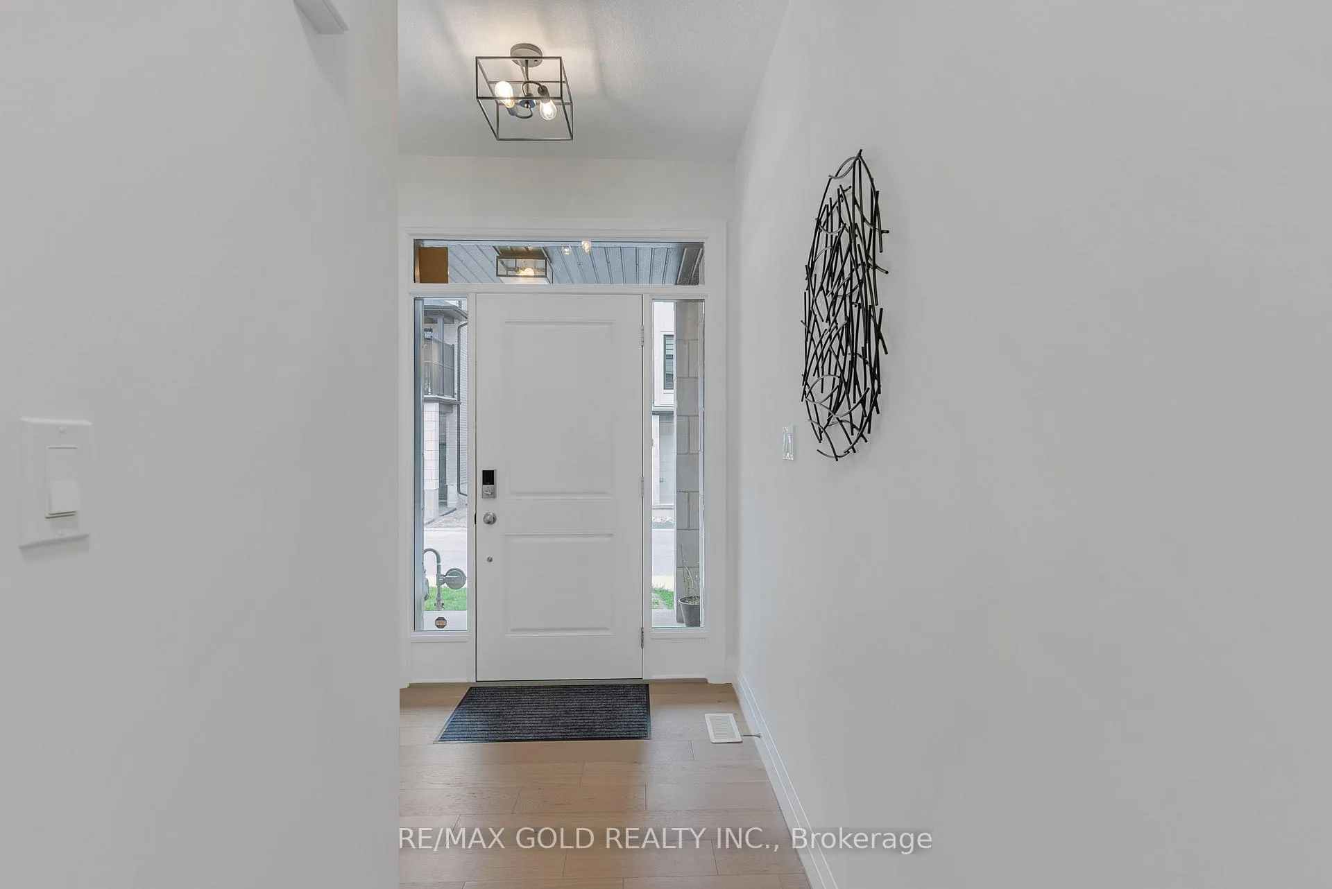 Photo 4 of Unit 19, 143 Elgin Street N, Cambridge — HOMEH