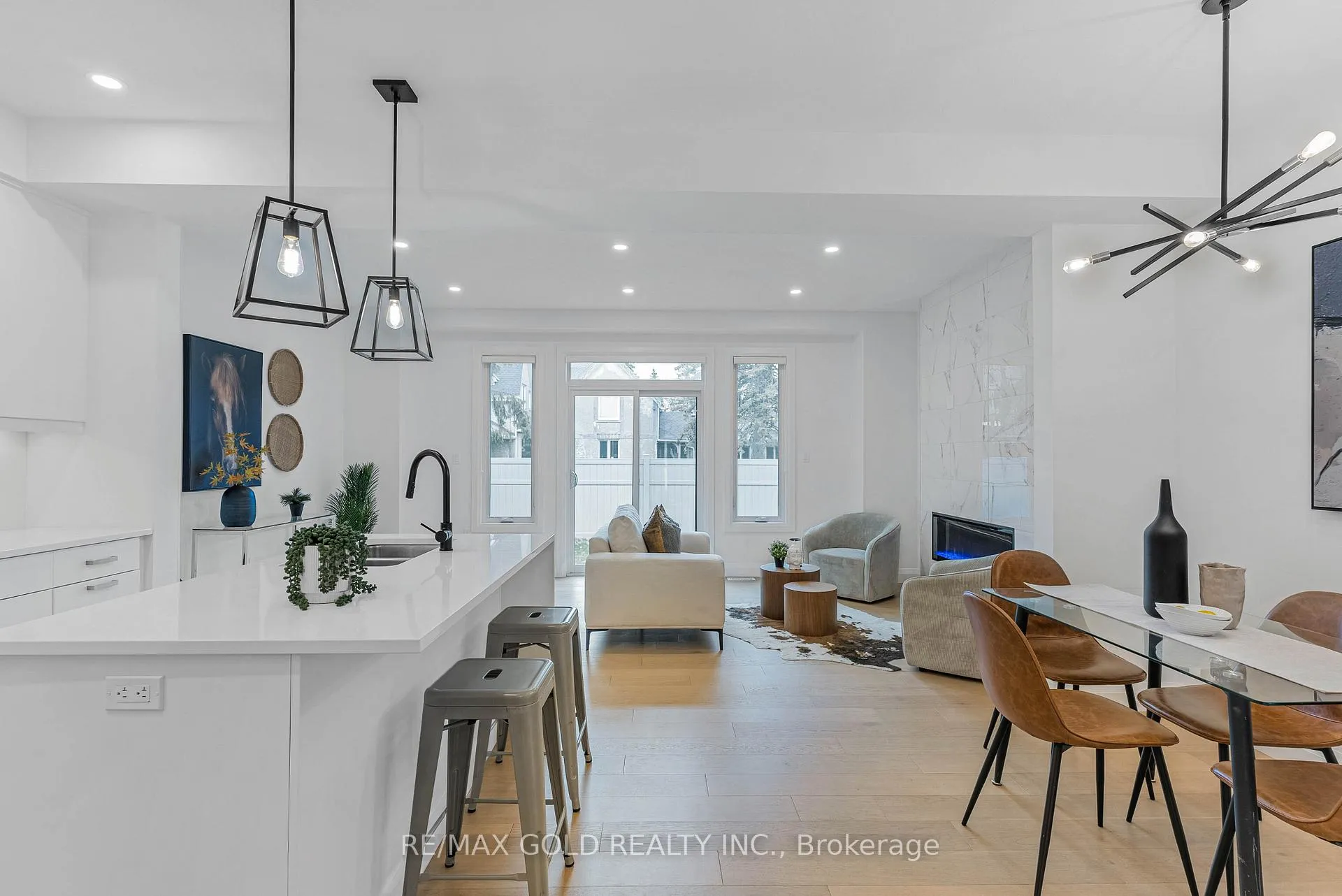 Photo 7 of Unit 19, 143 Elgin Street N, Cambridge — HOMEH