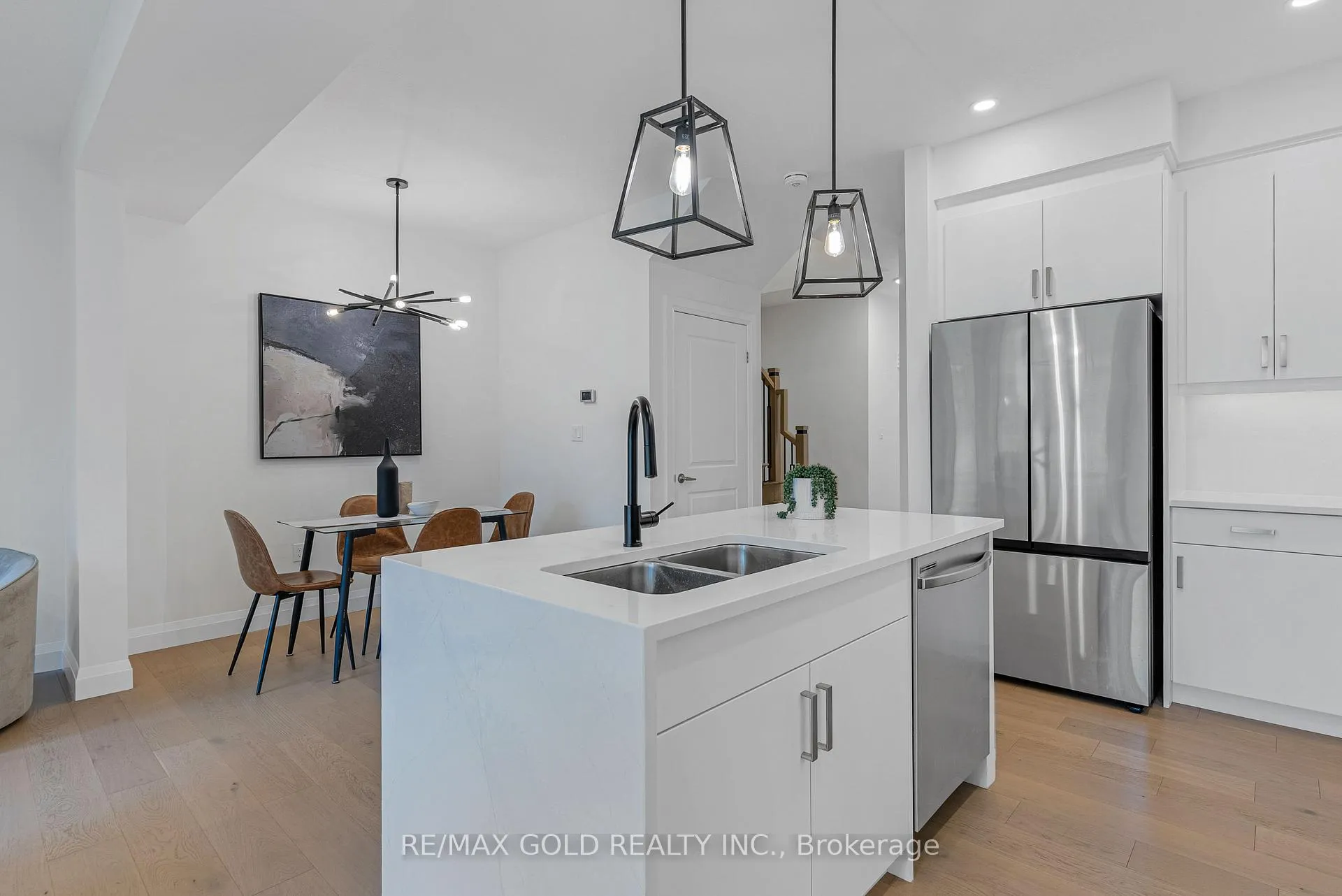 Photo 9 of Unit 19, 143 Elgin Street N, Cambridge — HOMEH