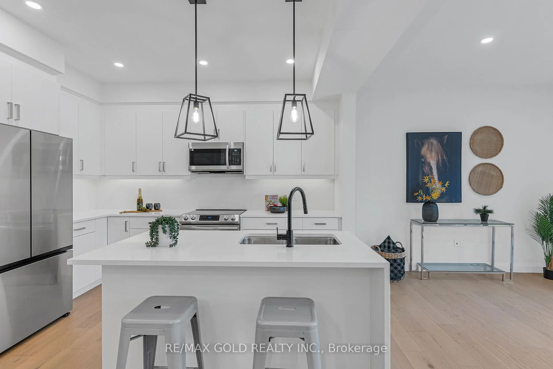 Photo 13 of Unit 19, 143 Elgin Street N, Cambridge — HOMEH