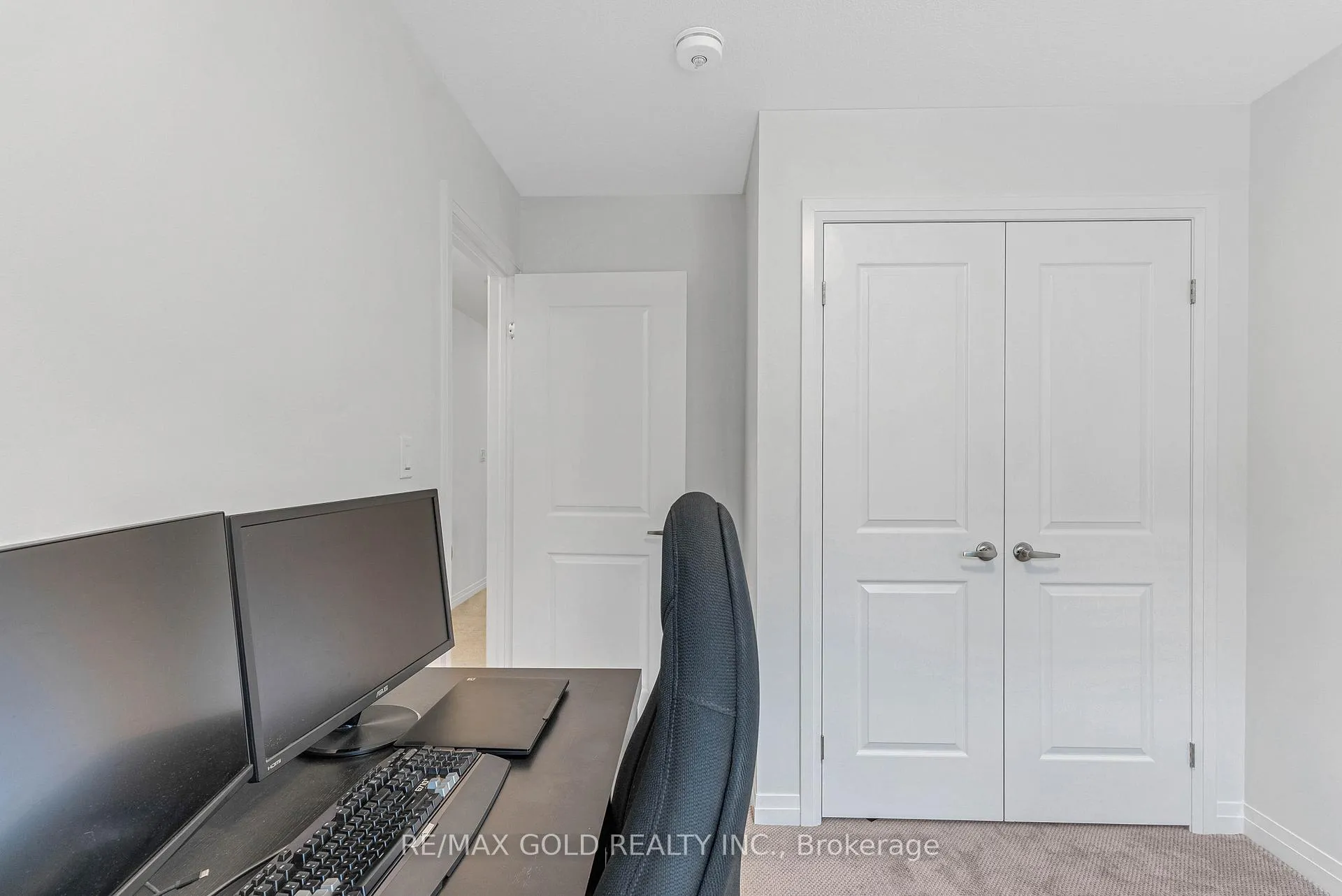 Photo 31 of Unit 19, 143 Elgin Street N, Cambridge — HOMEH