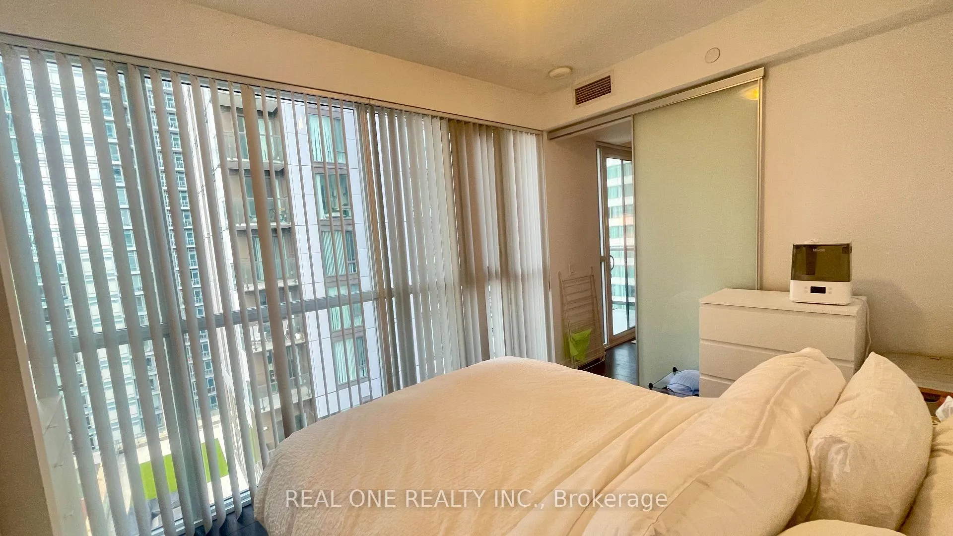 Photo 10 of Unit 1711, 87 Peter Street, Toronto, Waterfront Communities — HOMEH