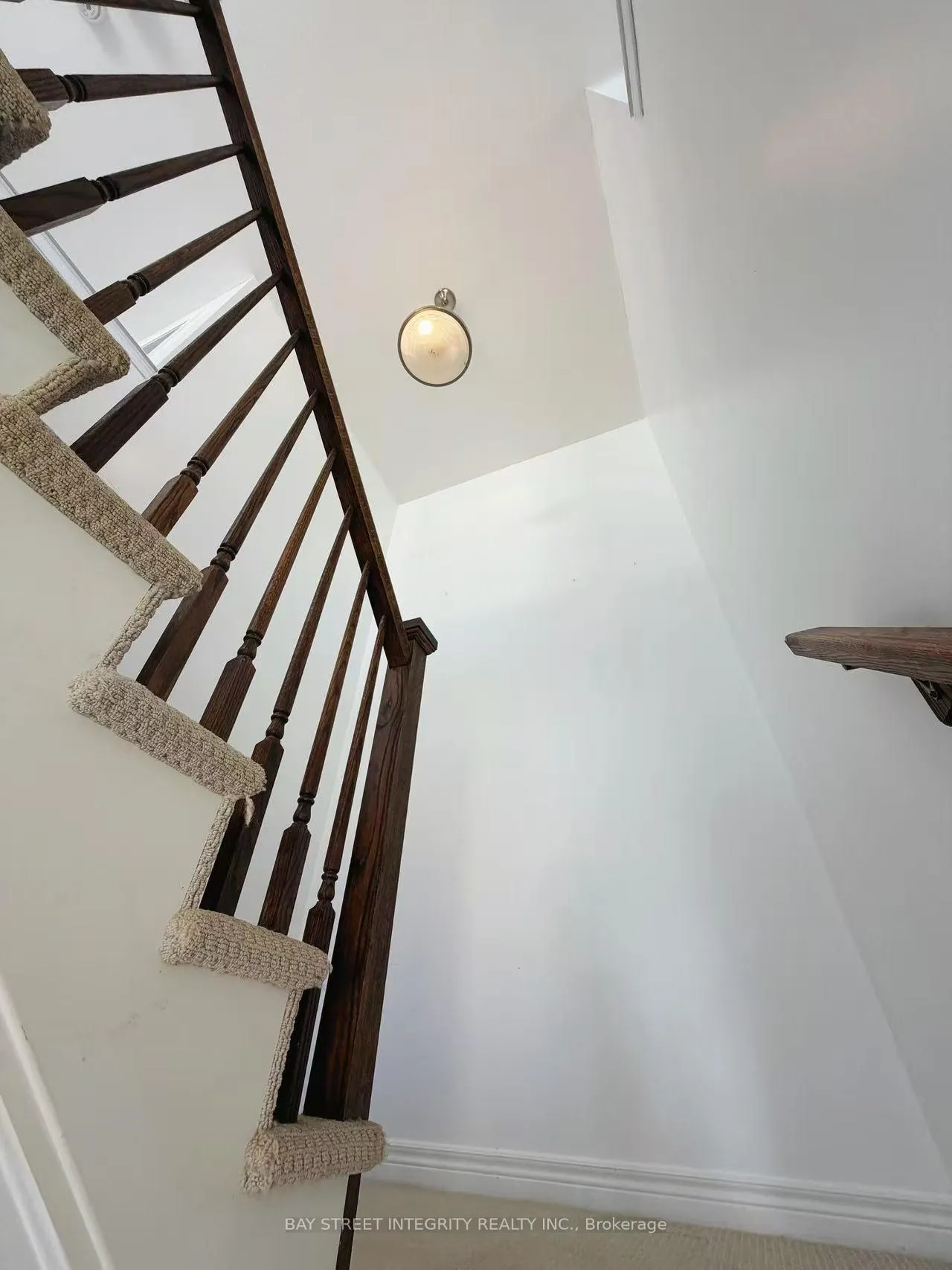 Photo 8 of 32 Elderberry Road, Thorold, Confederation Heights — HOMEH
