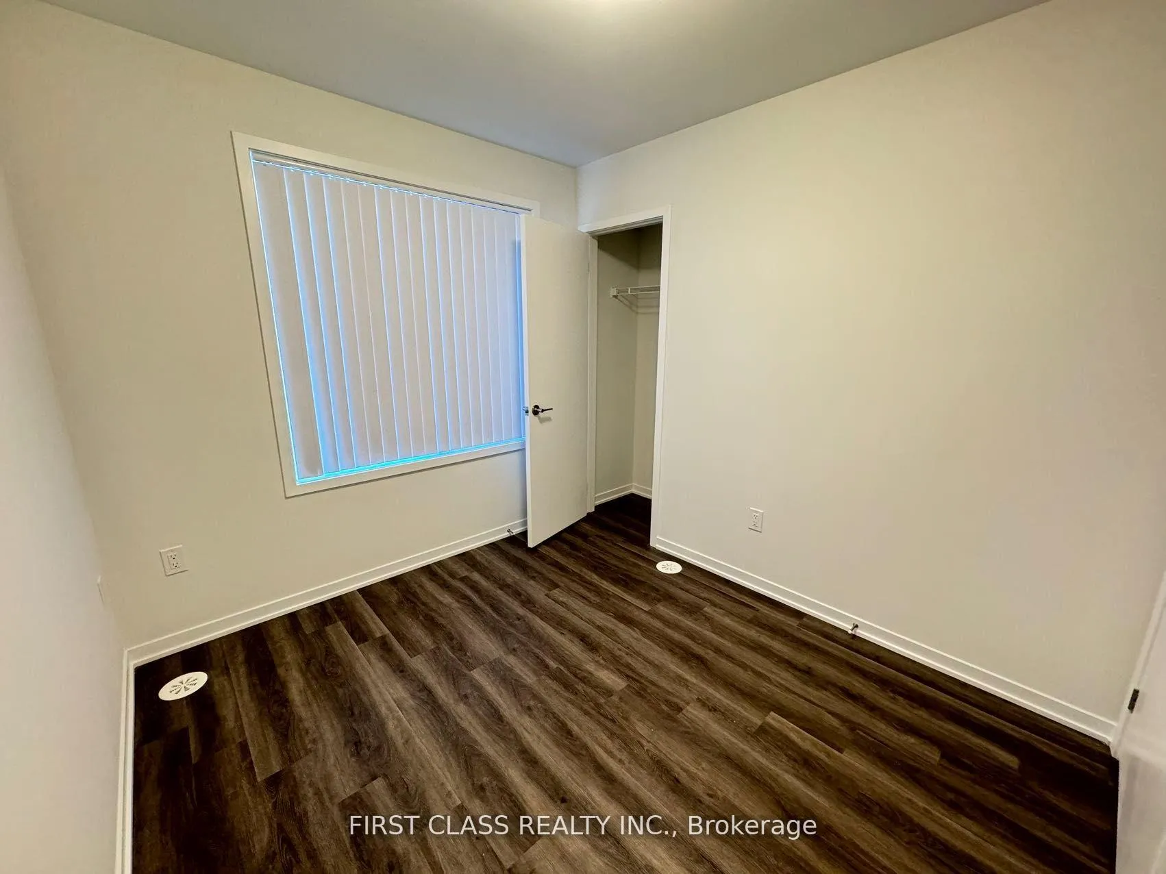 Photo 7 of Unit TH194, 141 Honeycrisp Crescent, Vaughan, Vaughan Corporate Centre — HOMEH
