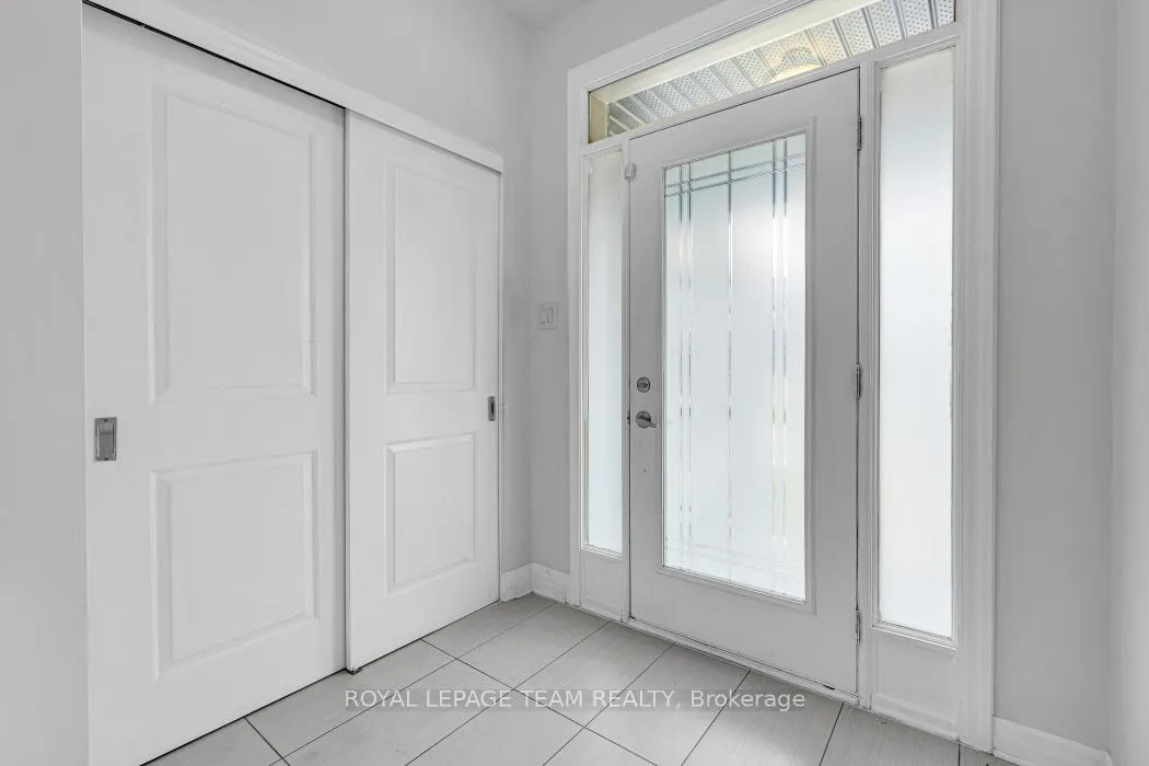 Photo 5 of 174 Hawkshaw Crescent, Ottawa, Barrhaven - Cedargrove/Fraserdale — HOMEH
