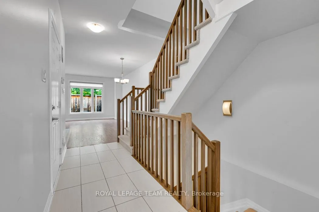 Photo 7 of 174 Hawkshaw Crescent, Ottawa, Barrhaven - Cedargrove/Fraserdale — HOMEH