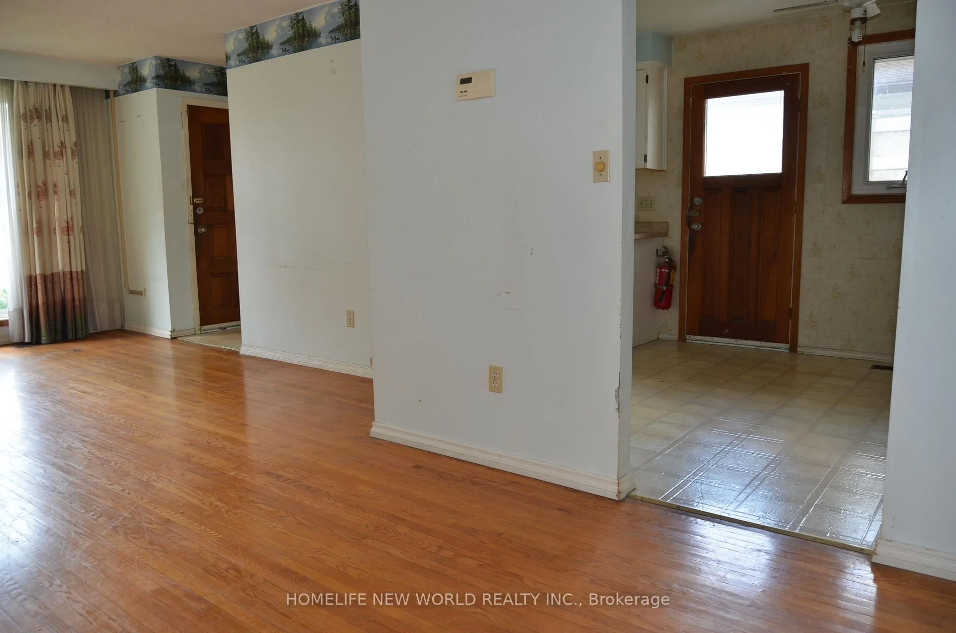 Photo 5 of 602 Upper Paradise Road, Hamilton, Fessenden — HOMEH