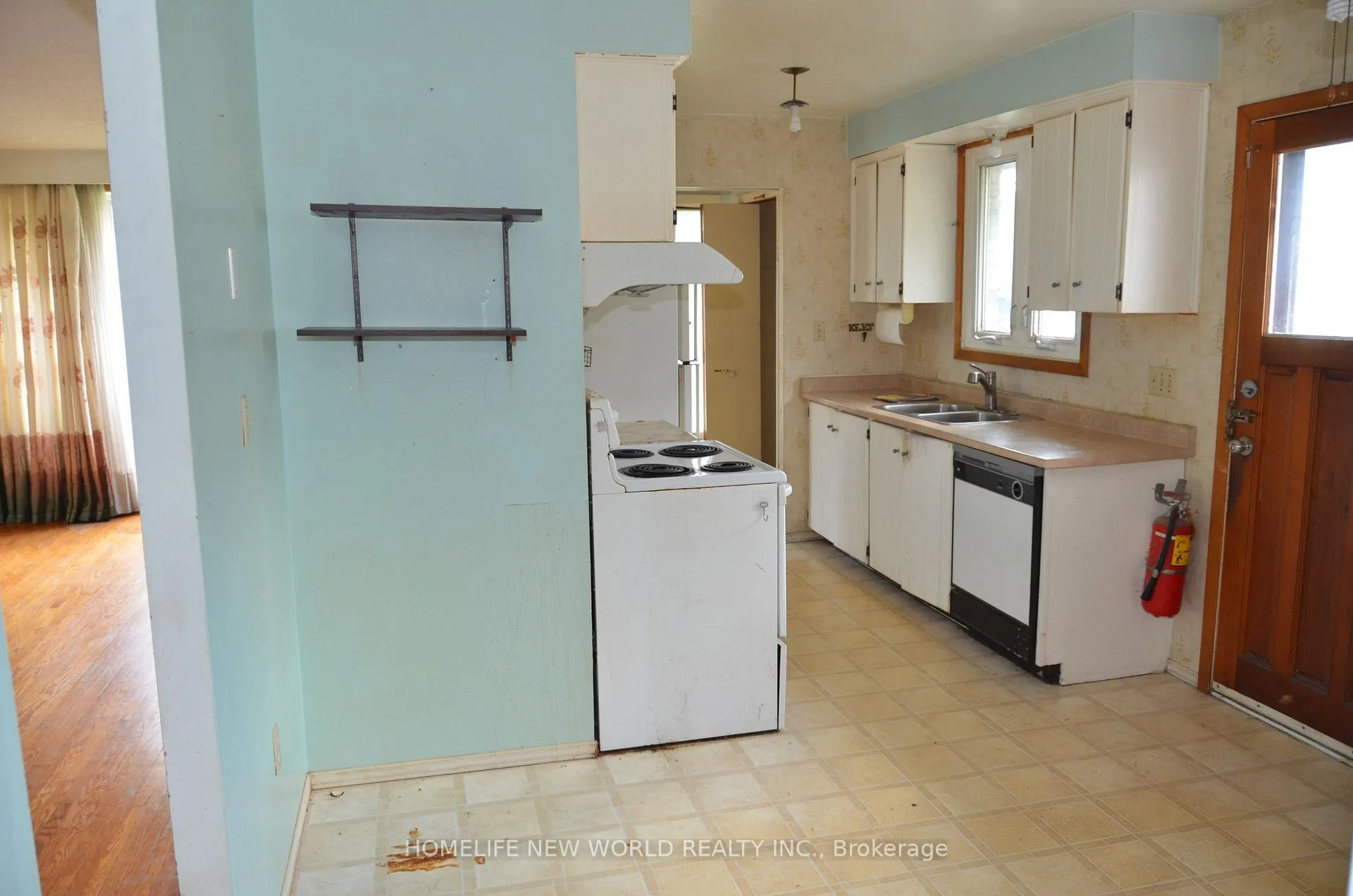 Photo 7 of 602 Upper Paradise Road, Hamilton, Fessenden — HOMEH