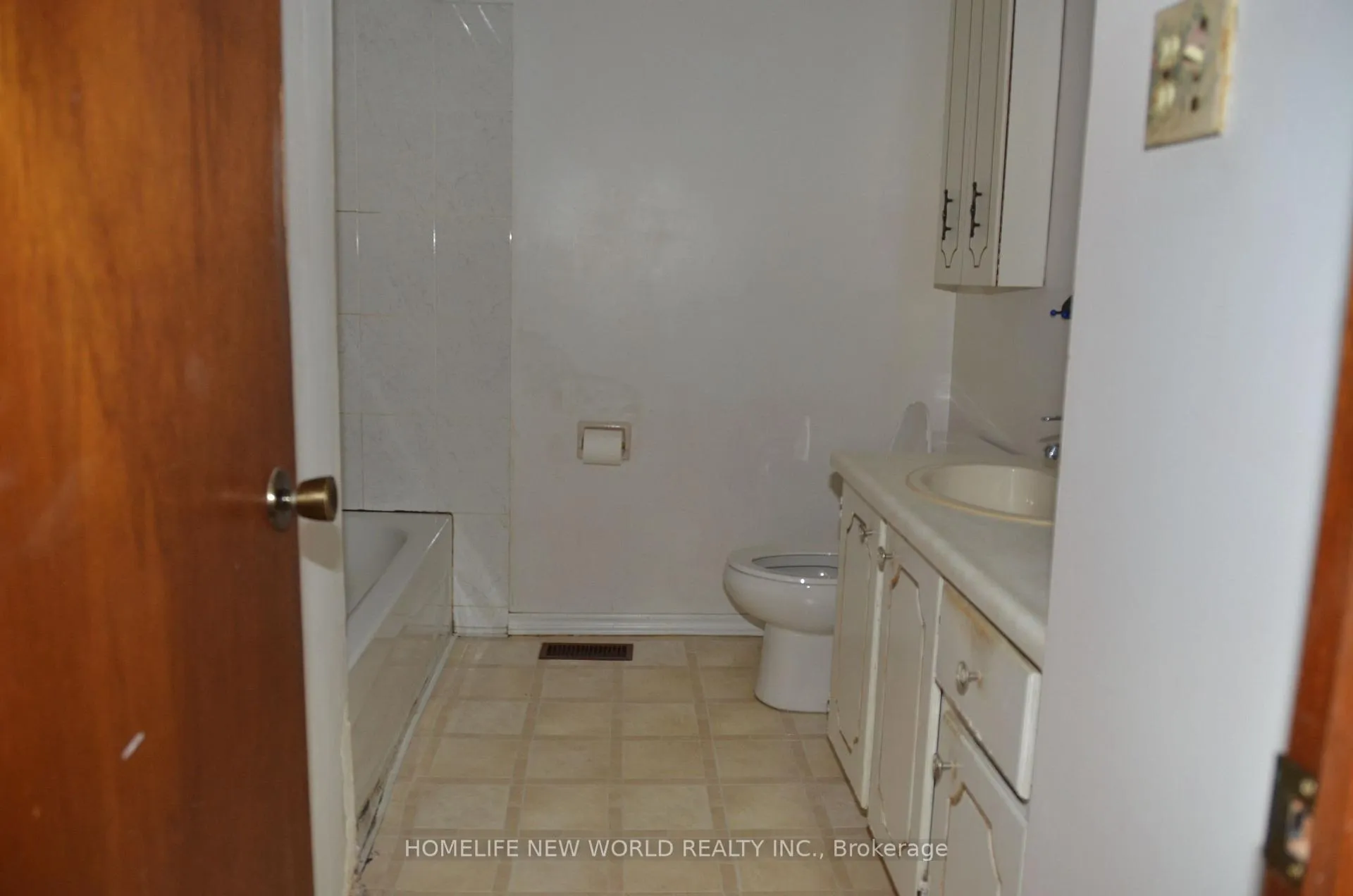 Photo 8 of 602 Upper Paradise Road, Hamilton, Fessenden — HOMEH