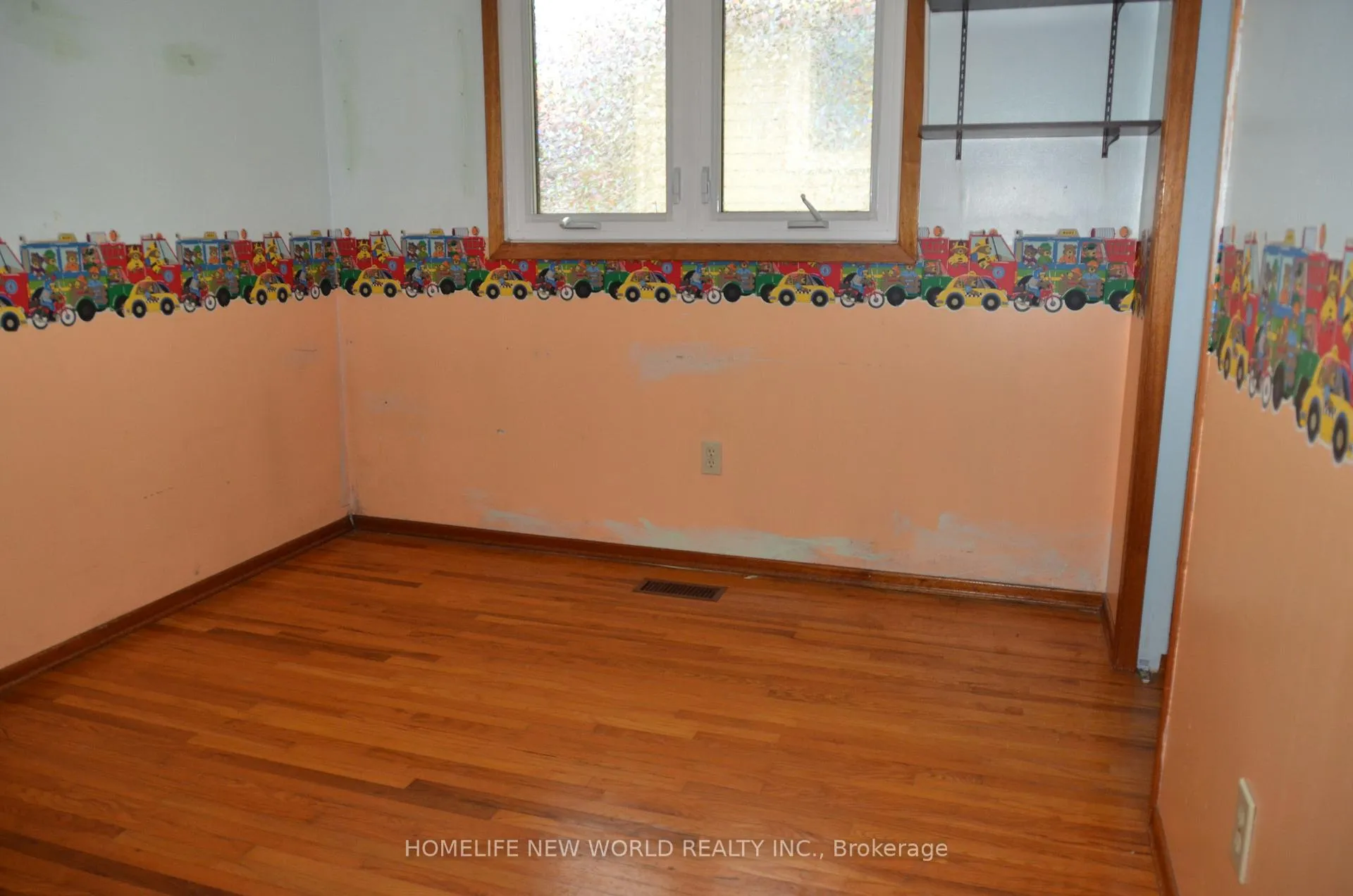 Photo 12 of 602 Upper Paradise Road, Hamilton, Fessenden — HOMEH