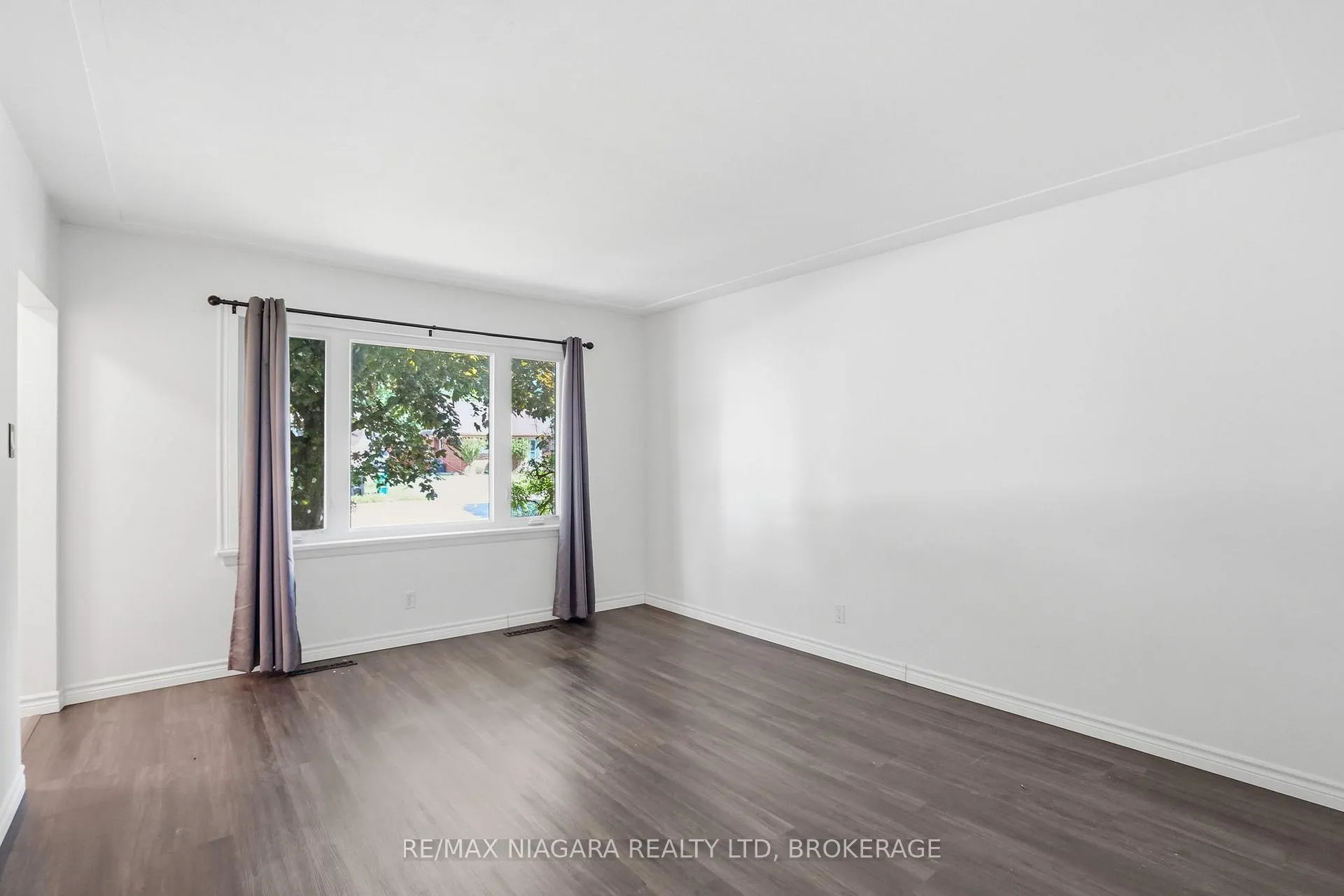 Photo 6 of 179 Murdock Avenue, Waterloo — HOMEH