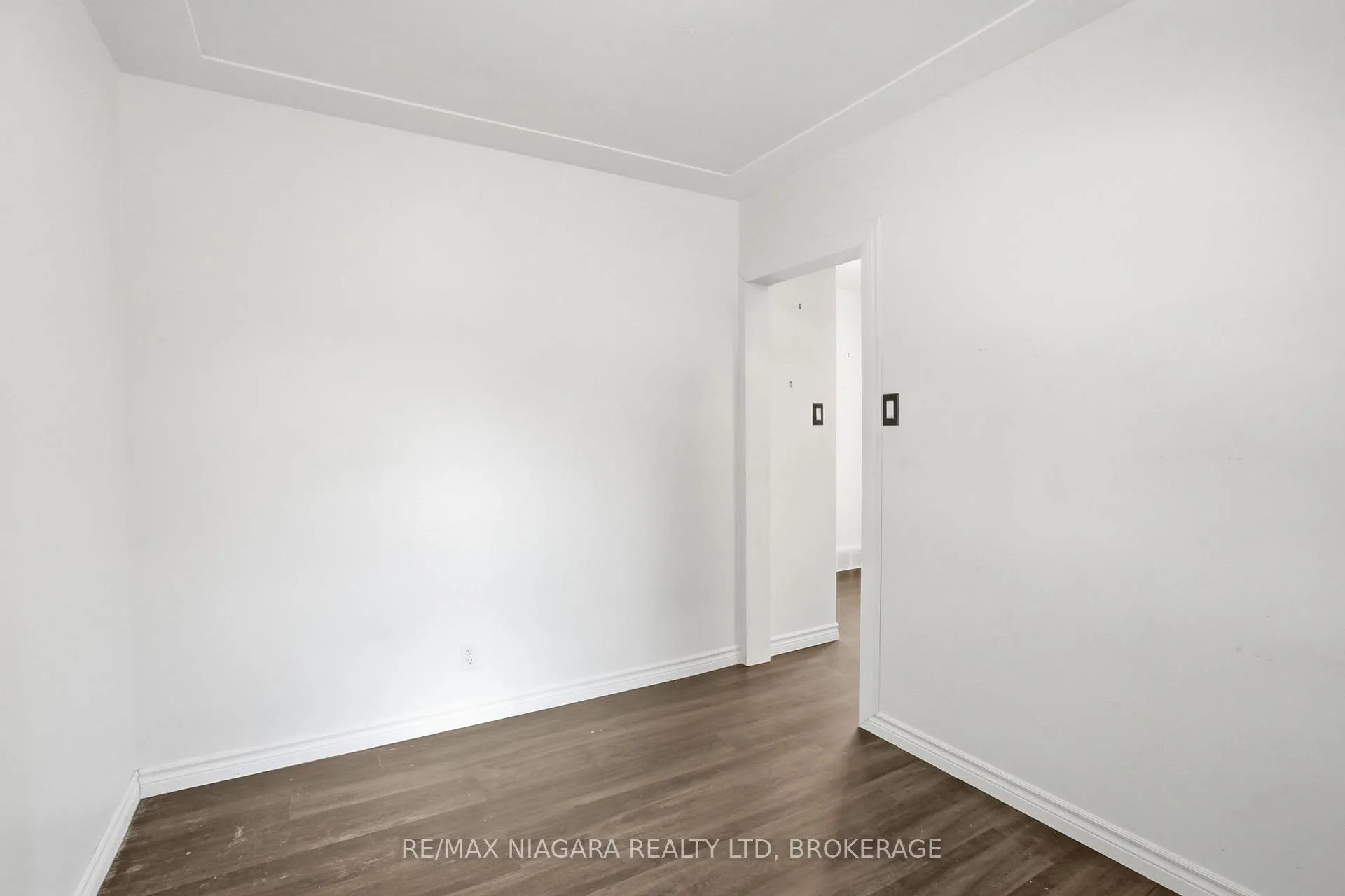 Photo 16 of 179 Murdock Avenue, Waterloo — HOMEH
