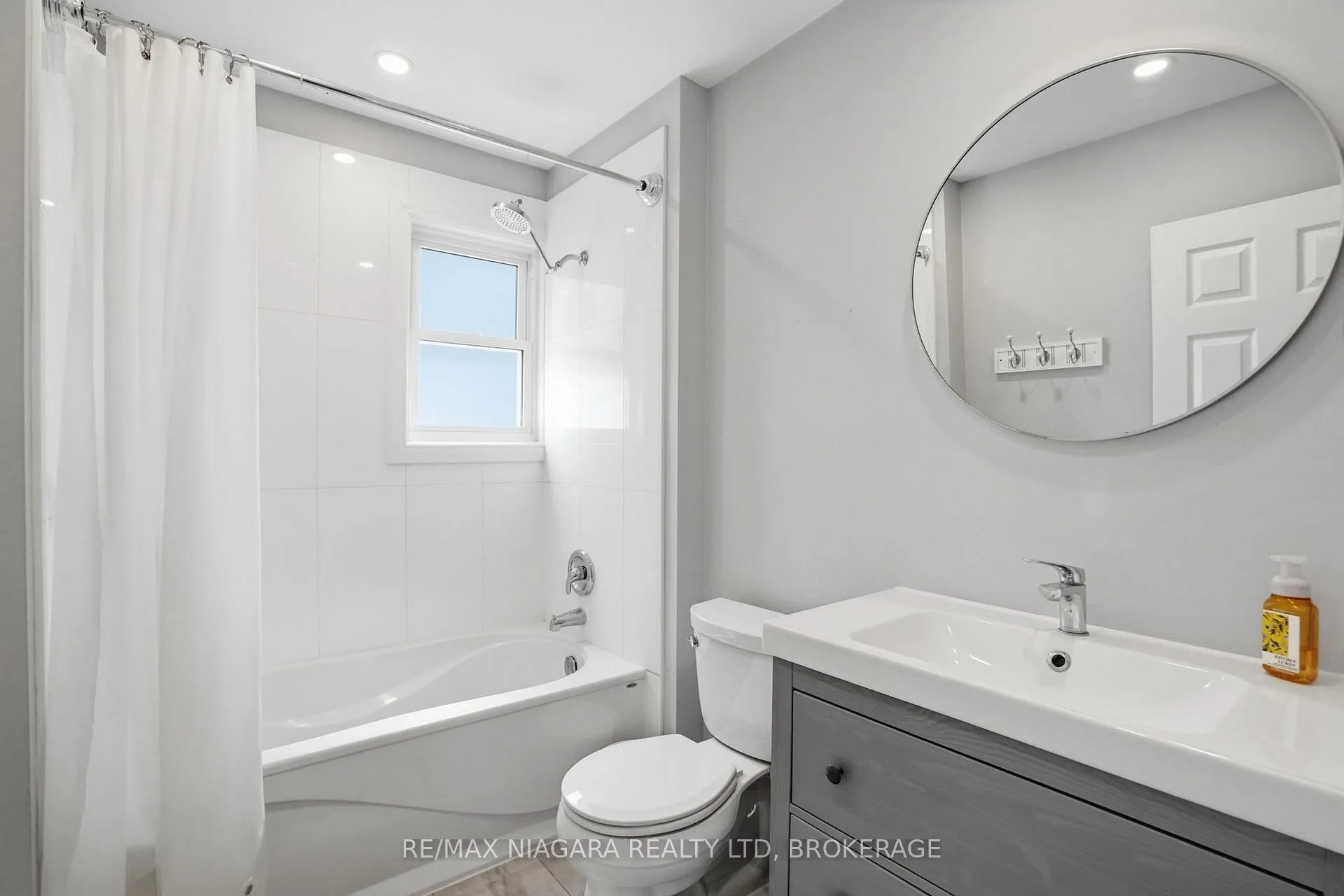 Photo 17 of 179 Murdock Avenue, Waterloo — HOMEH