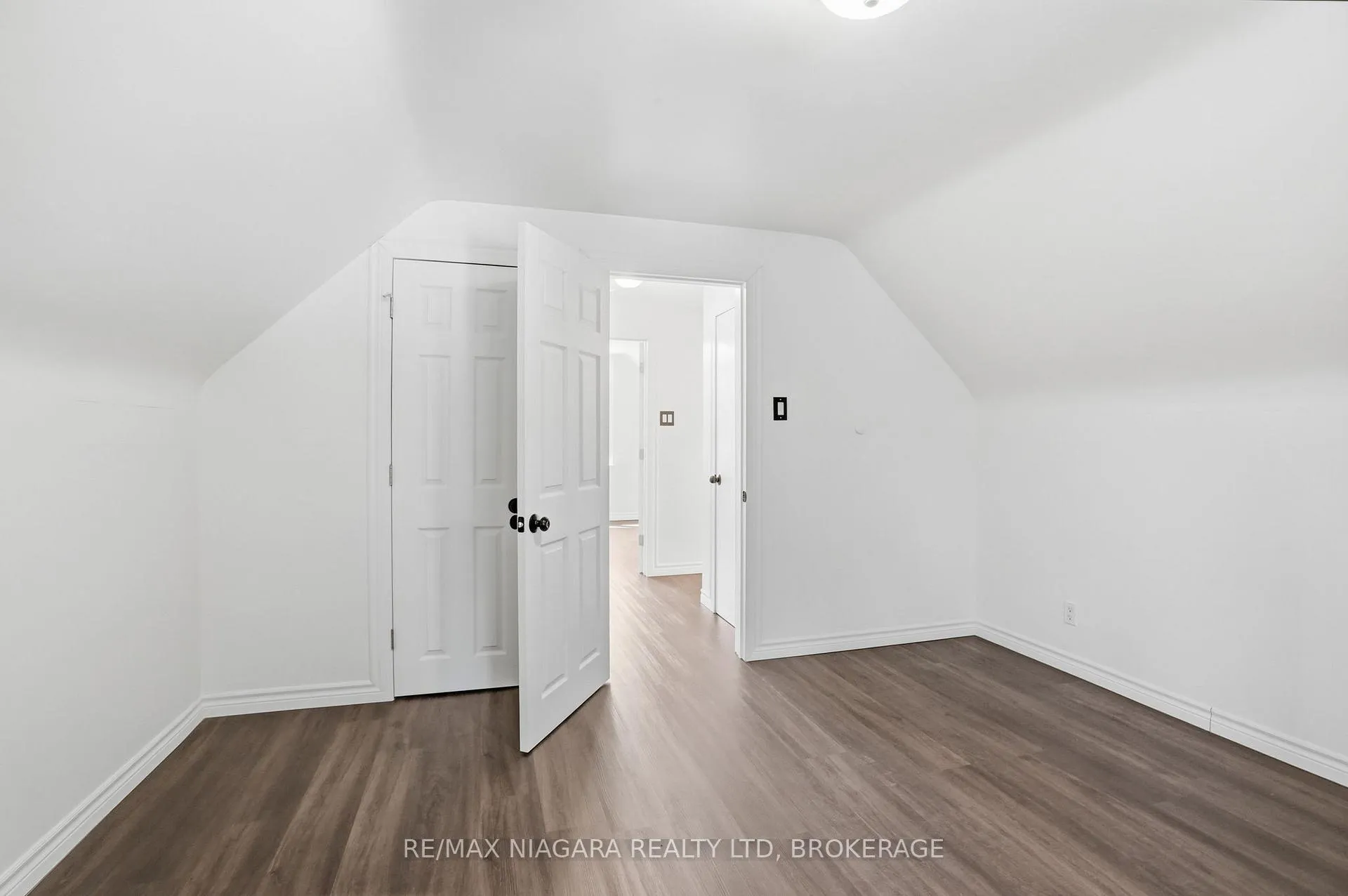 Photo 22 of 179 Murdock Avenue, Waterloo — HOMEH