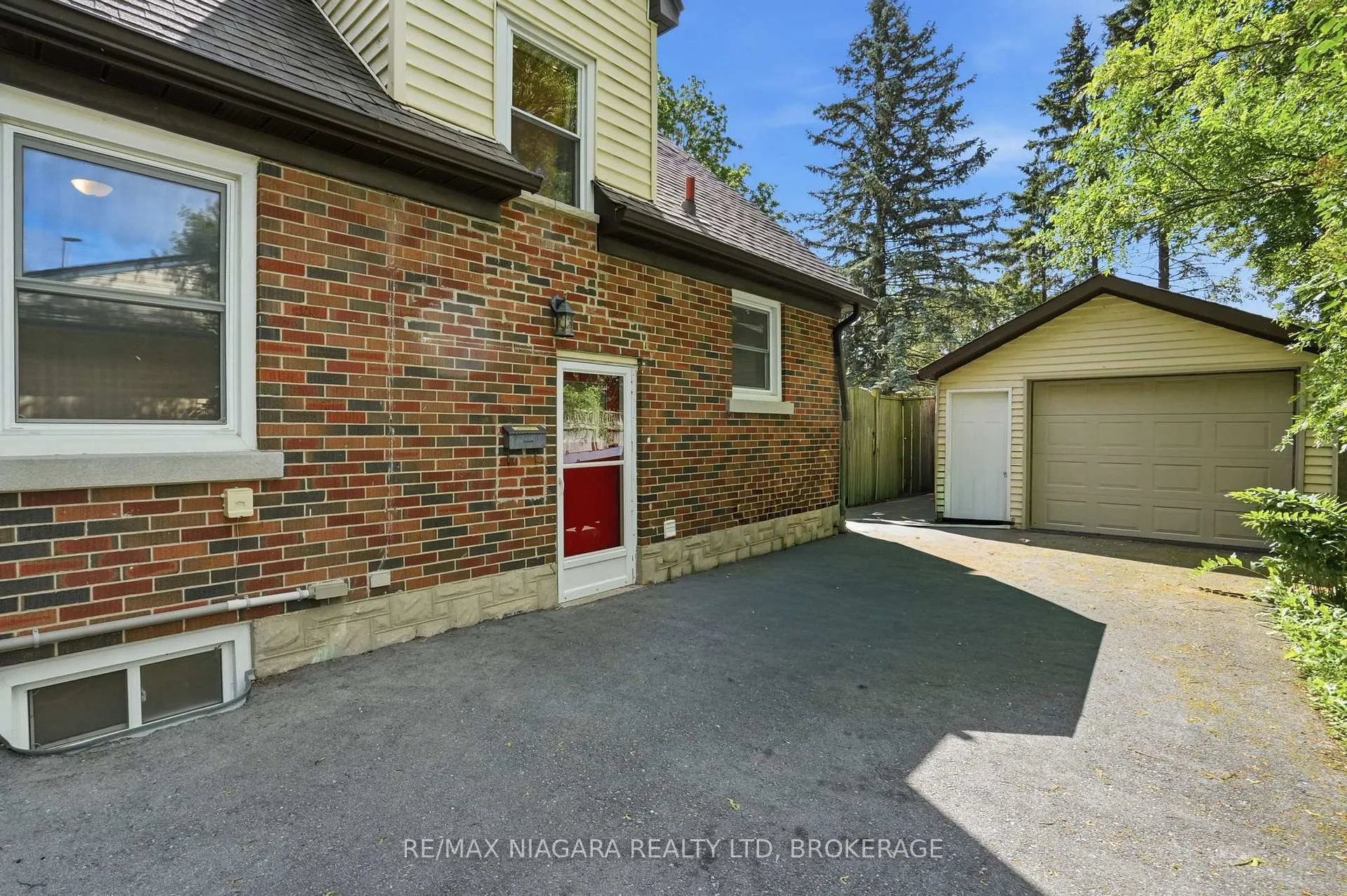 Photo 33 of 179 Murdock Avenue, Waterloo — HOMEH