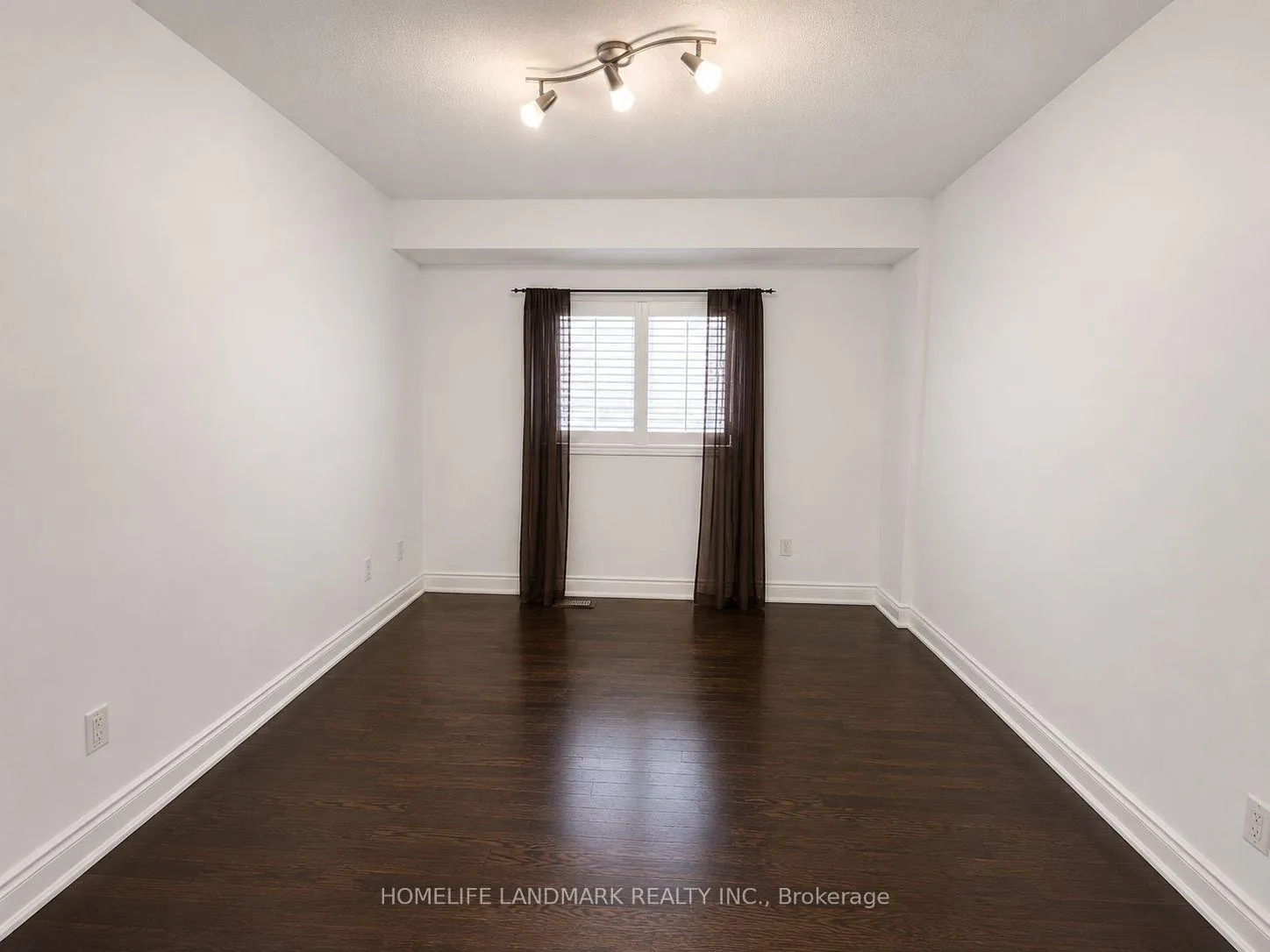 Photo 11 of 19 Arvida Drive, Vaughan, Brownridge — HOMEH