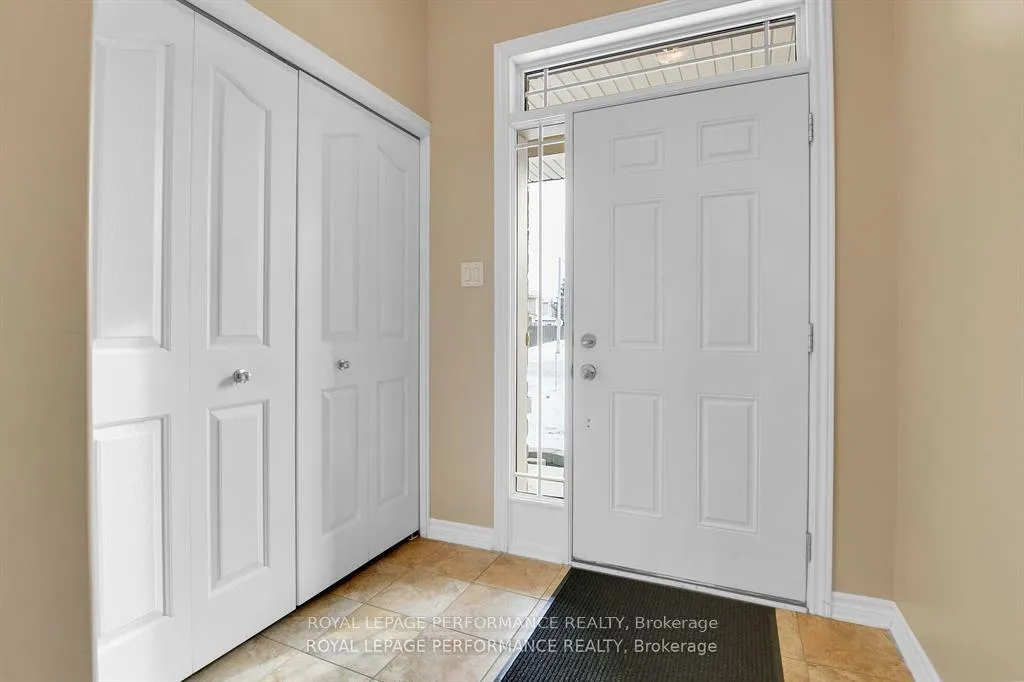 Photo 4 of 1843 Arrowgrass Way, Ottawa, Notting Hill/Summerside — HOMEH