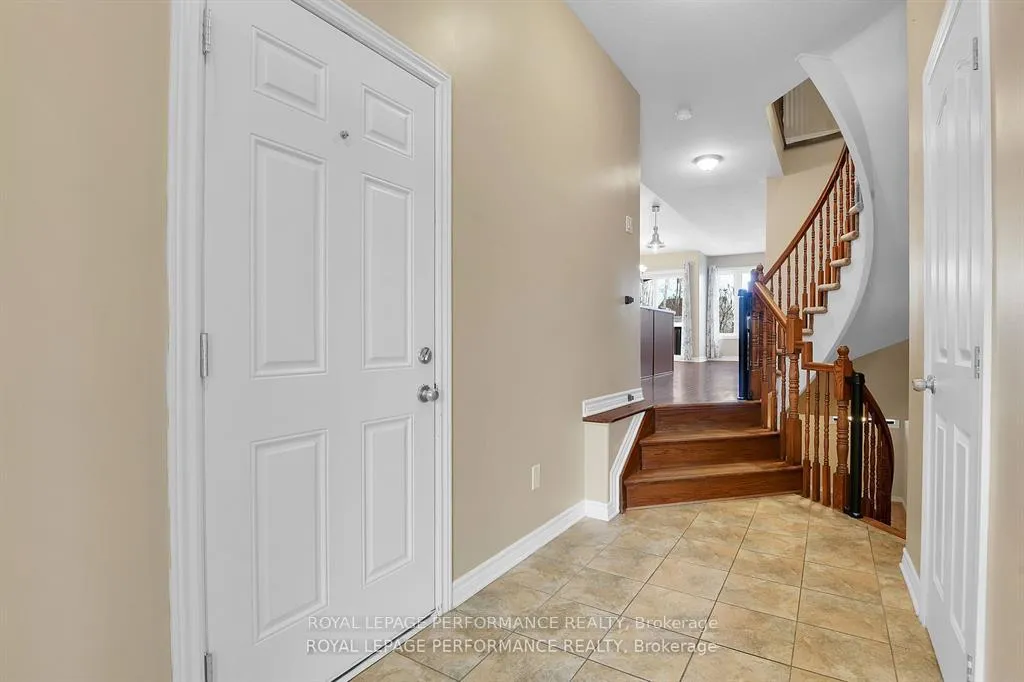 Photo 5 of 1843 Arrowgrass Way, Ottawa, Notting Hill/Summerside — HOMEH