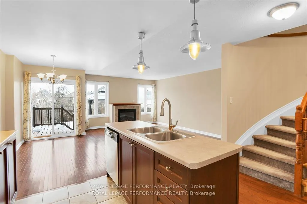 Photo 13 of 1843 Arrowgrass Way, Ottawa, Notting Hill/Summerside — HOMEH