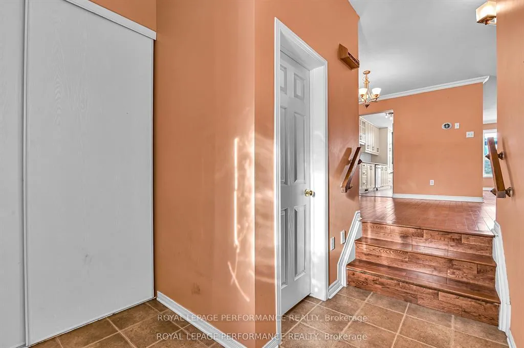 Photo 4 of 622 Louis Toscano Drive, Ottawa, Avalon East — HOMEH