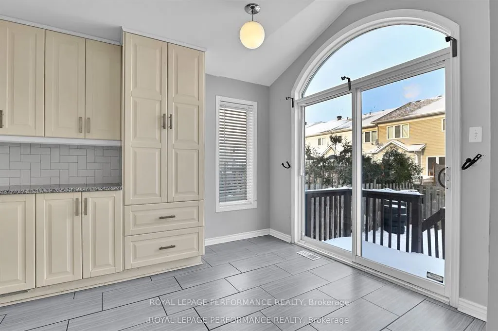 Photo 10 of 622 Louis Toscano Drive, Ottawa, Avalon East — HOMEH