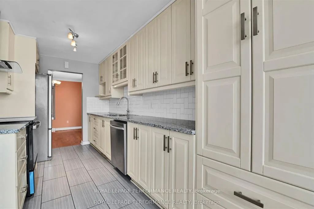Photo 11 of 622 Louis Toscano Drive, Ottawa, Avalon East — HOMEH