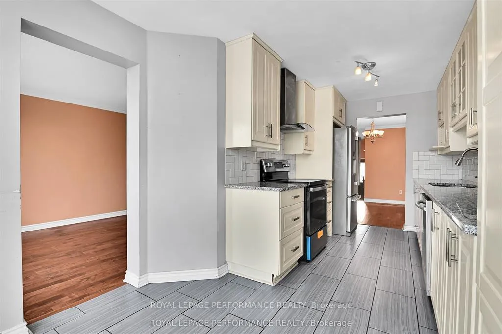 Photo 12 of 622 Louis Toscano Drive, Ottawa, Avalon East — HOMEH