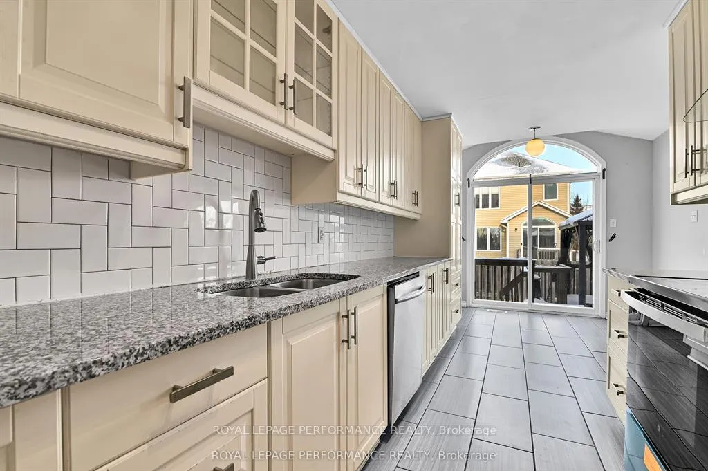 Photo 13 of 622 Louis Toscano Drive, Ottawa, Avalon East — HOMEH