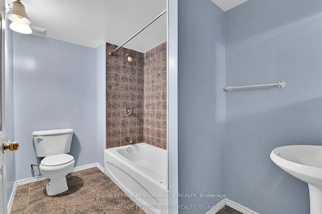 Photo 34 of 622 Louis Toscano Drive, Ottawa, Avalon East — HOMEH
