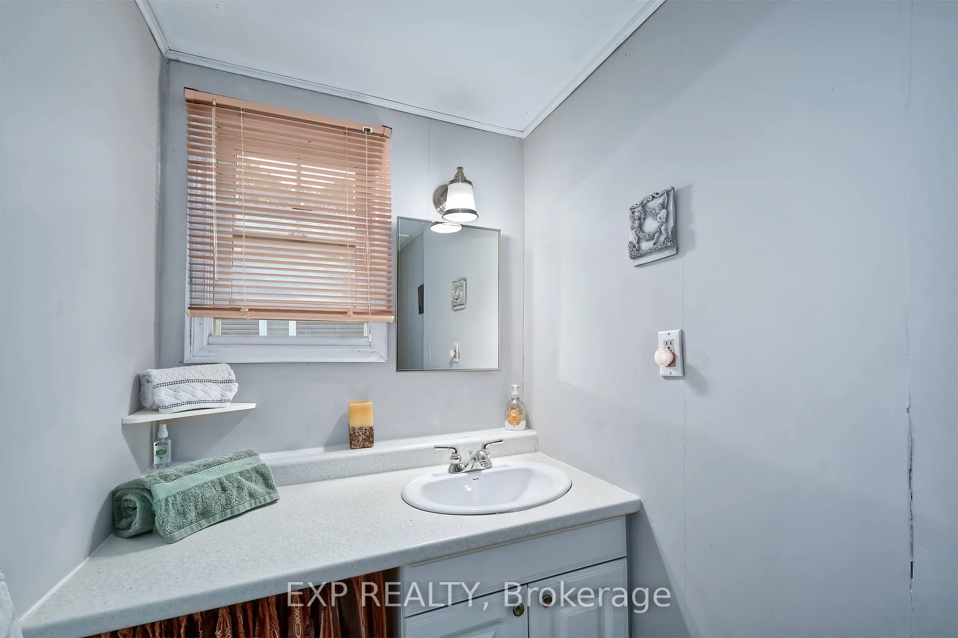Photo 26 of 18 Tuyll Street, Bluewater, Bayfield — HOMEH