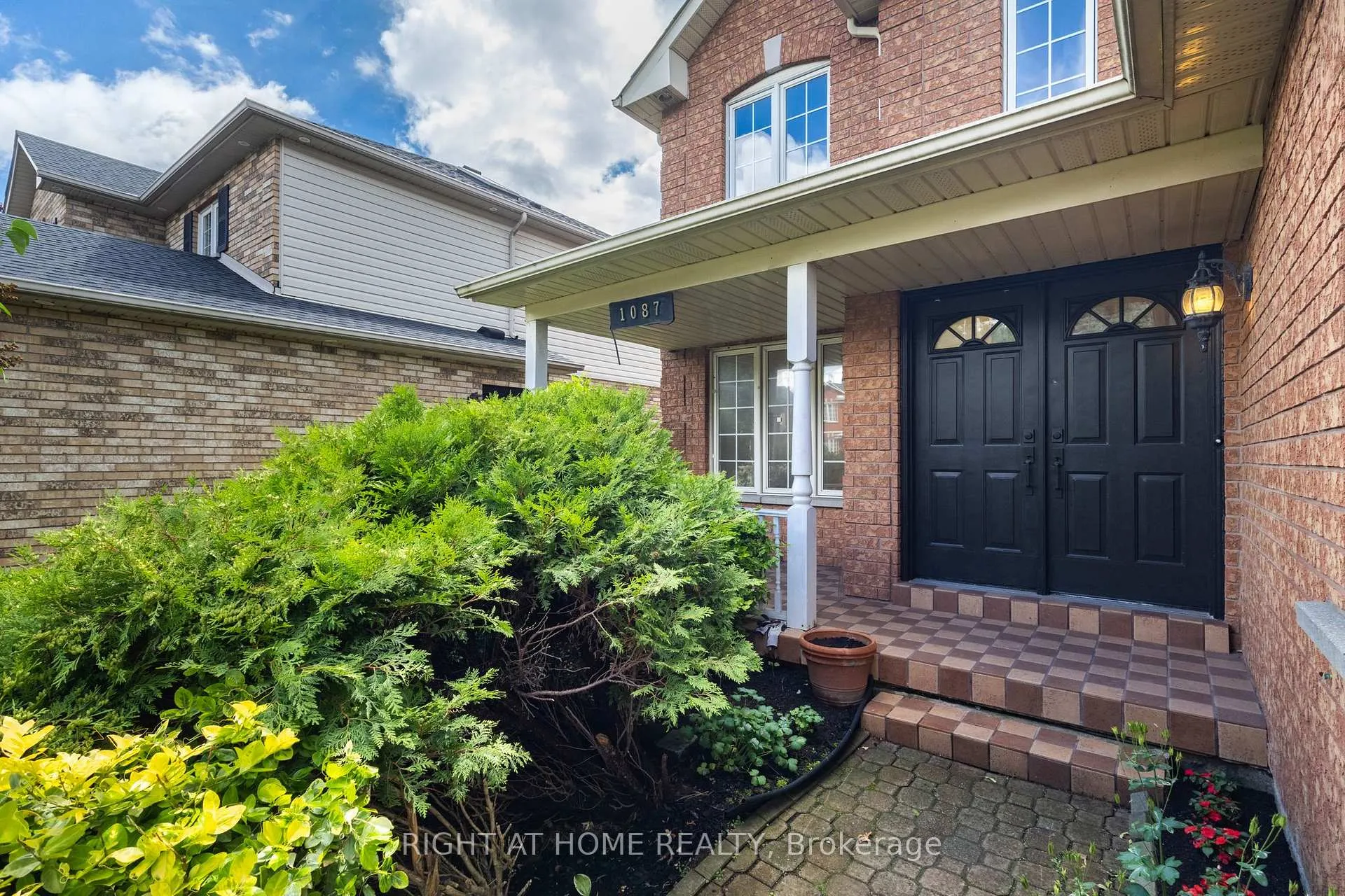 Photo 6 of 1087 Augustus Drive, Burlington, Brant — HOMEH