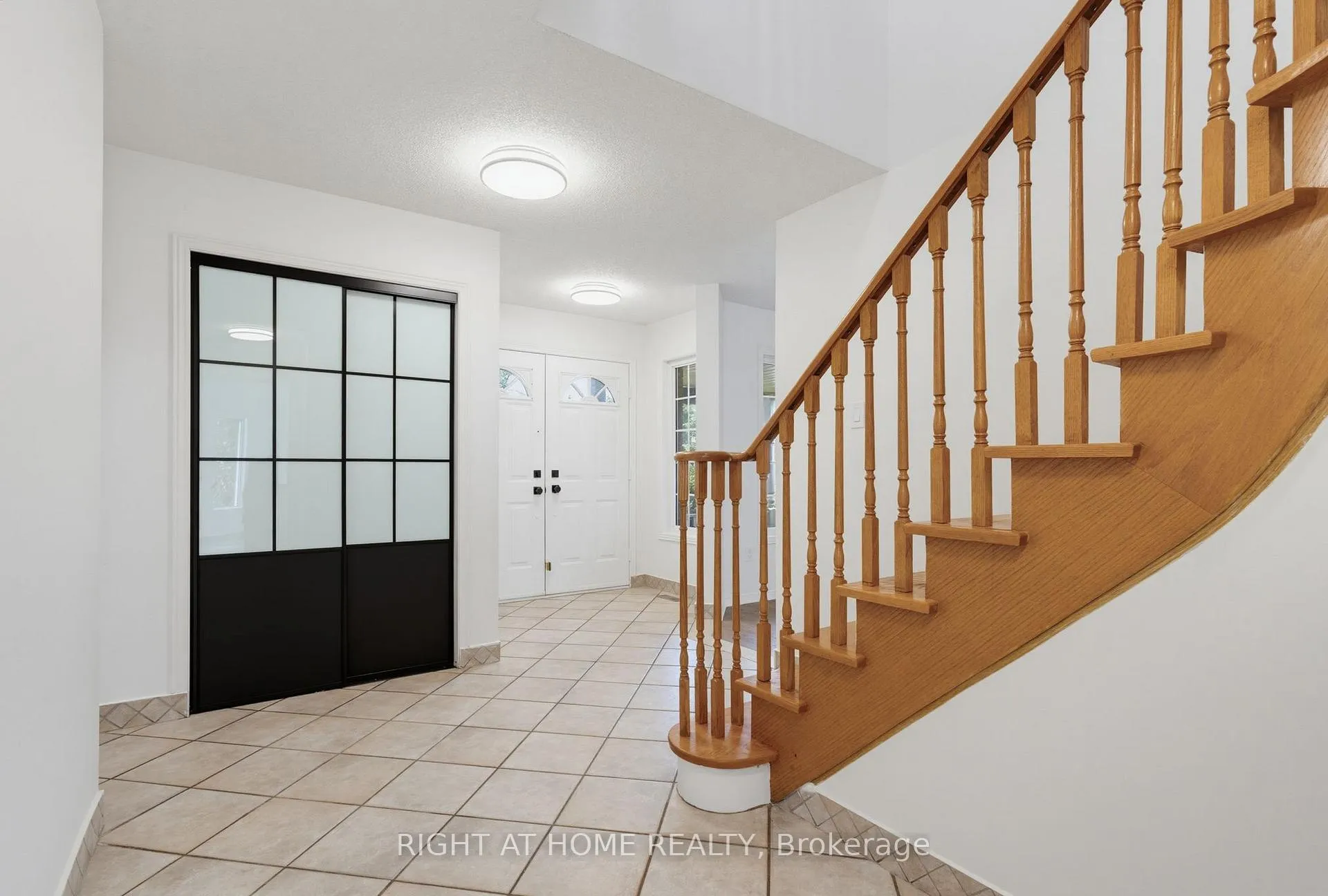 Photo 14 of 1087 Augustus Drive, Burlington, Brant — HOMEH