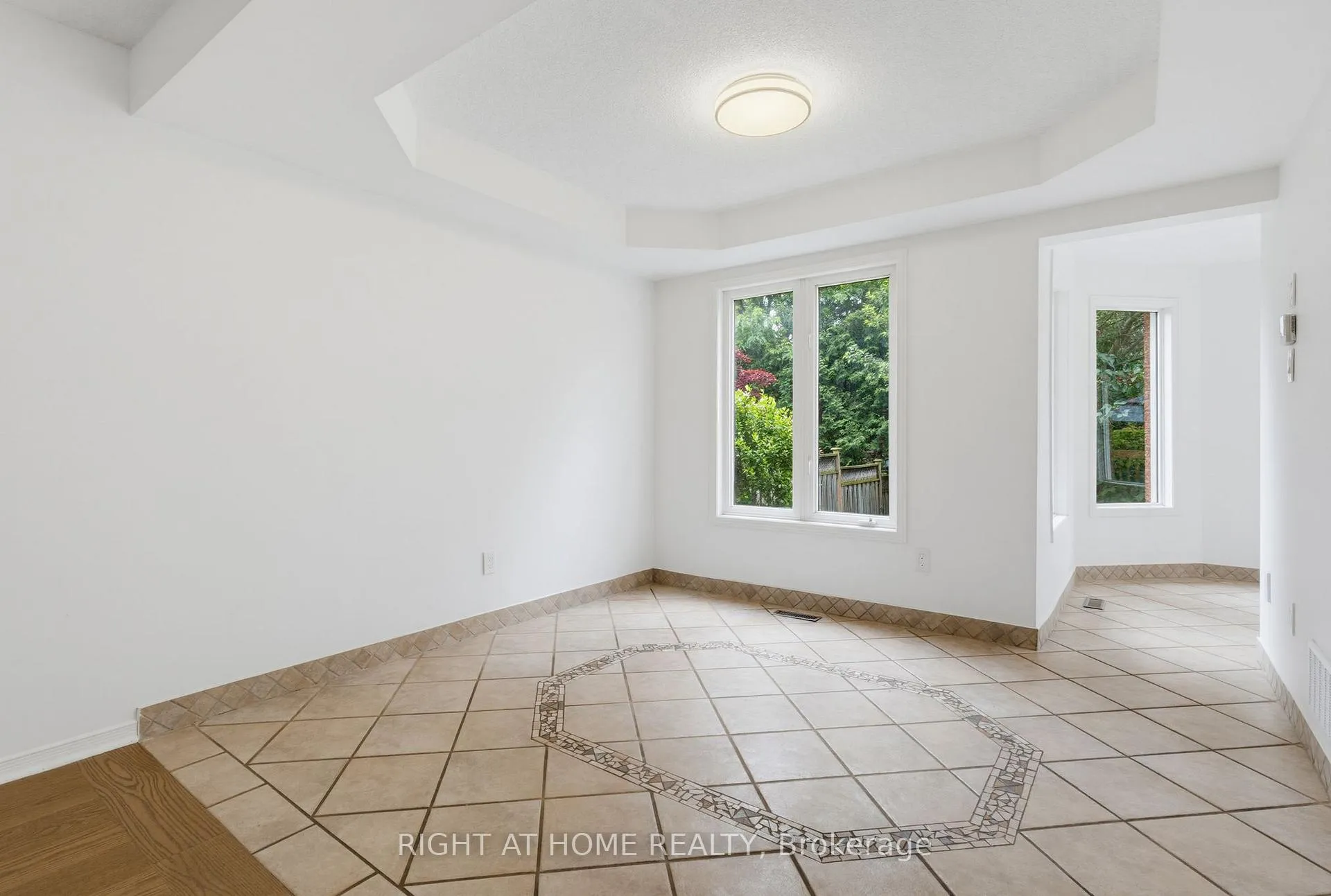 Photo 19 of 1087 Augustus Drive, Burlington, Brant — HOMEH