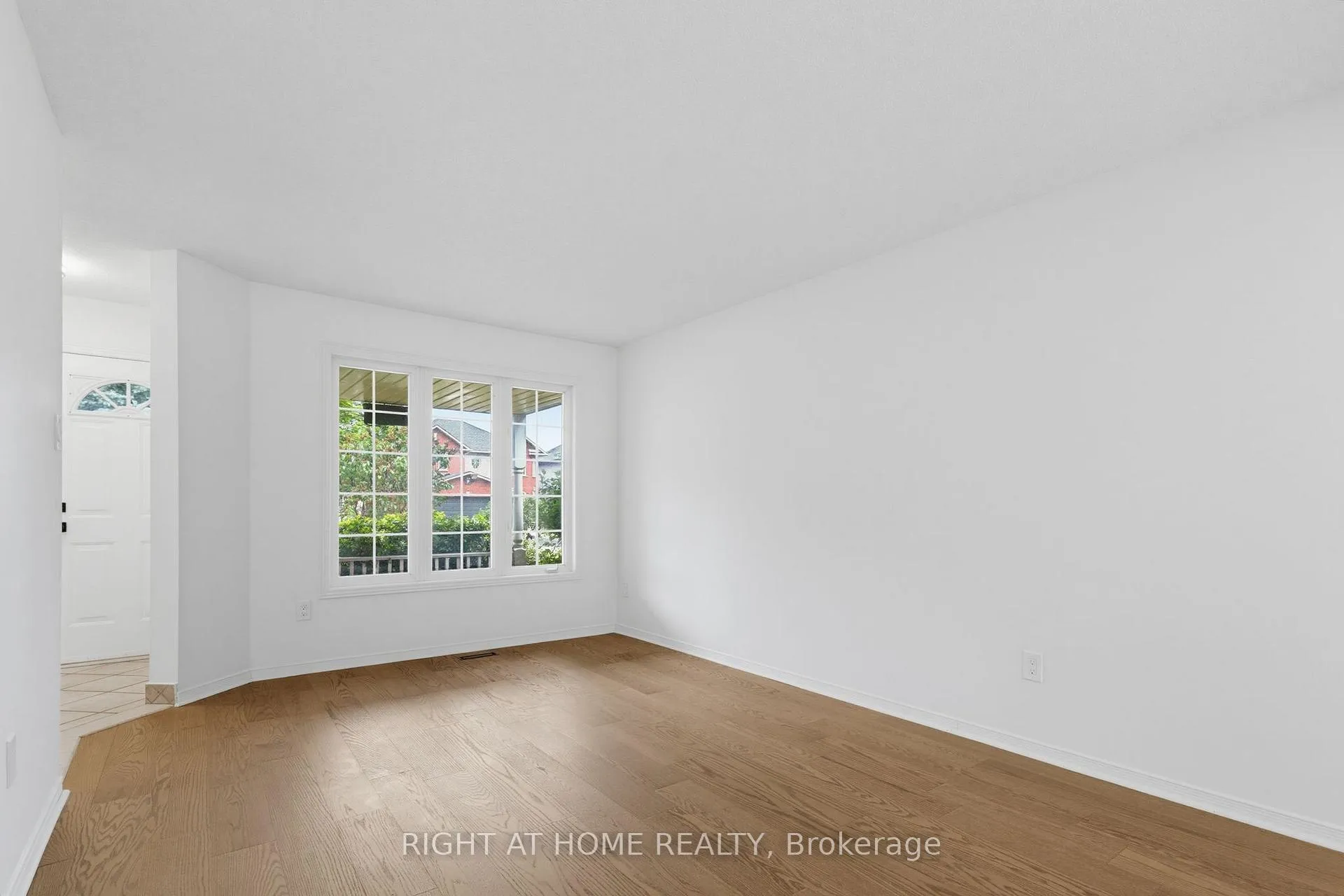 Photo 20 of 1087 Augustus Drive, Burlington, Brant — HOMEH